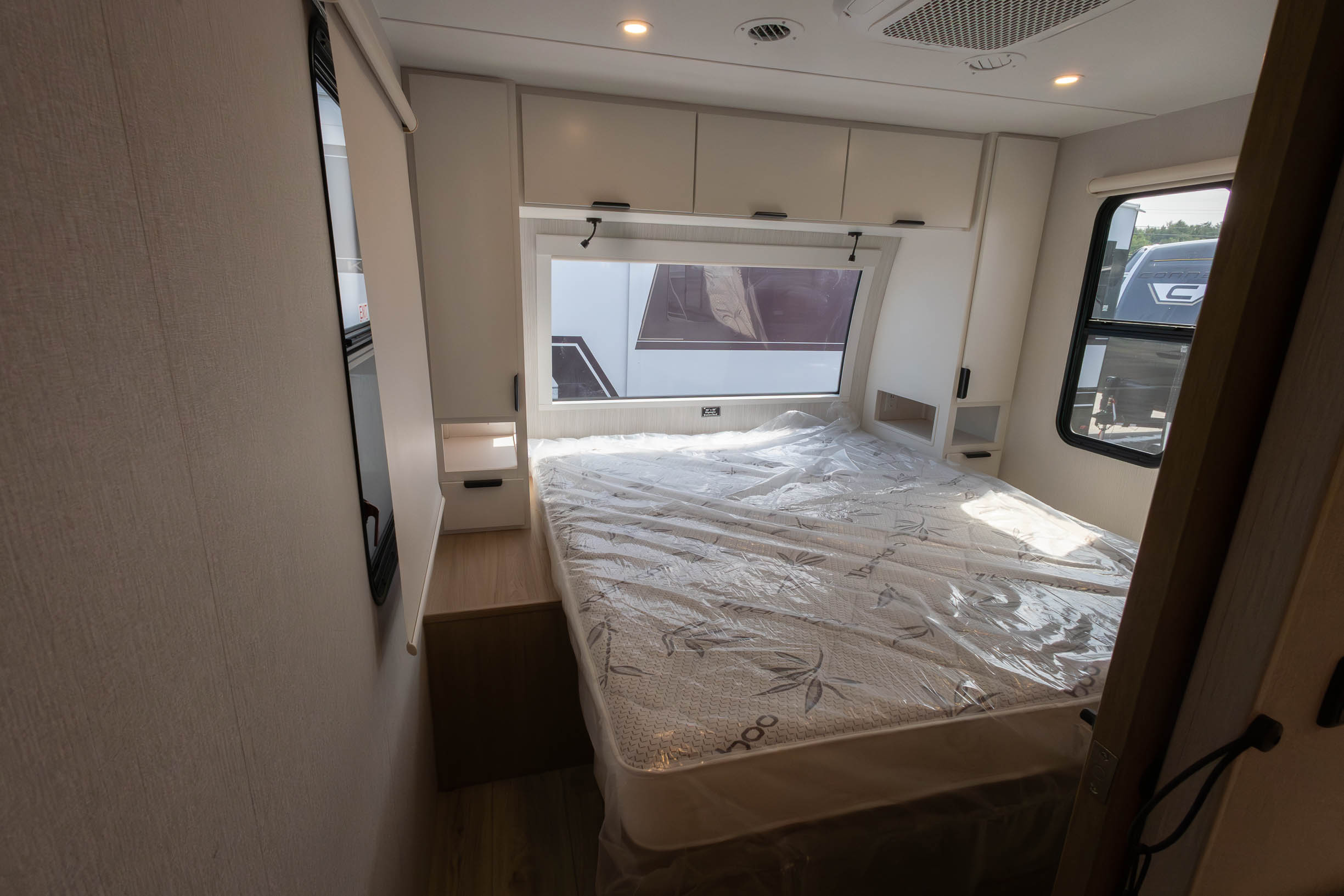 2026 Winnebago Thrive 28BHS TRAVEL TRAILER