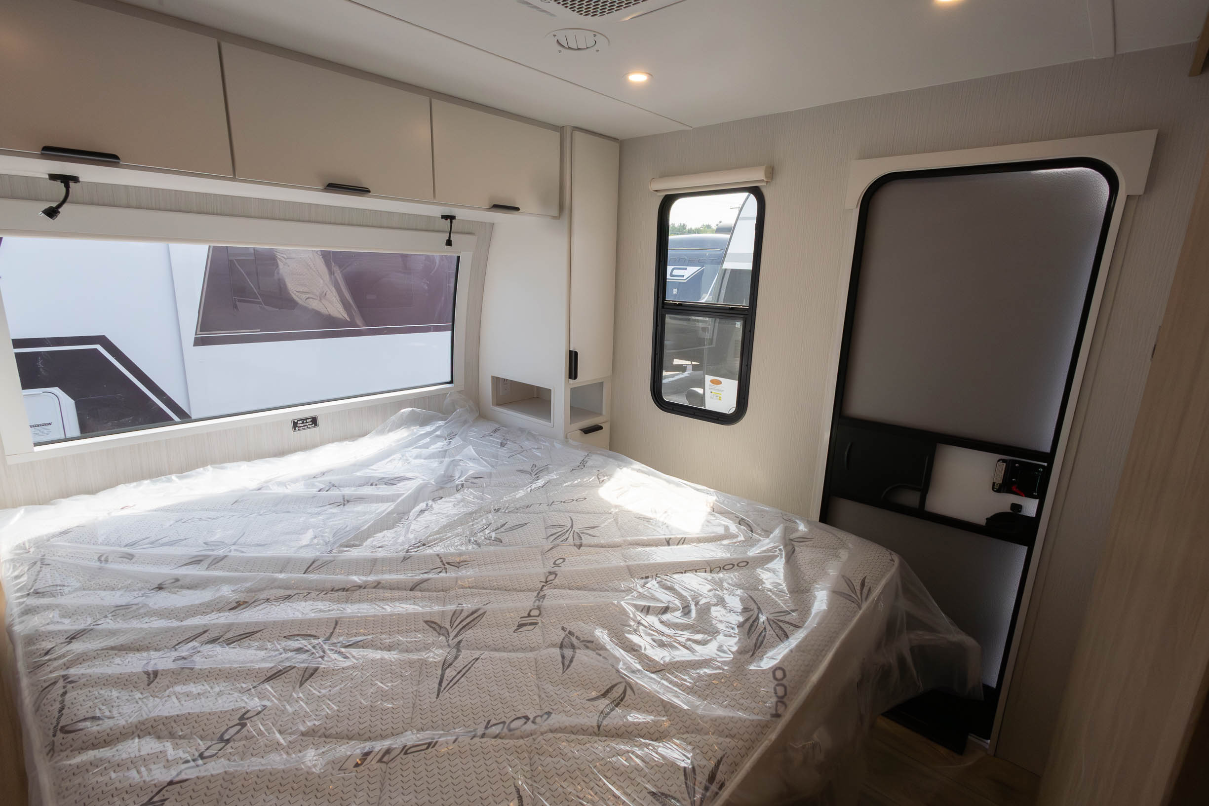 2026 Winnebago Thrive 28BHS TRAVEL TRAILER