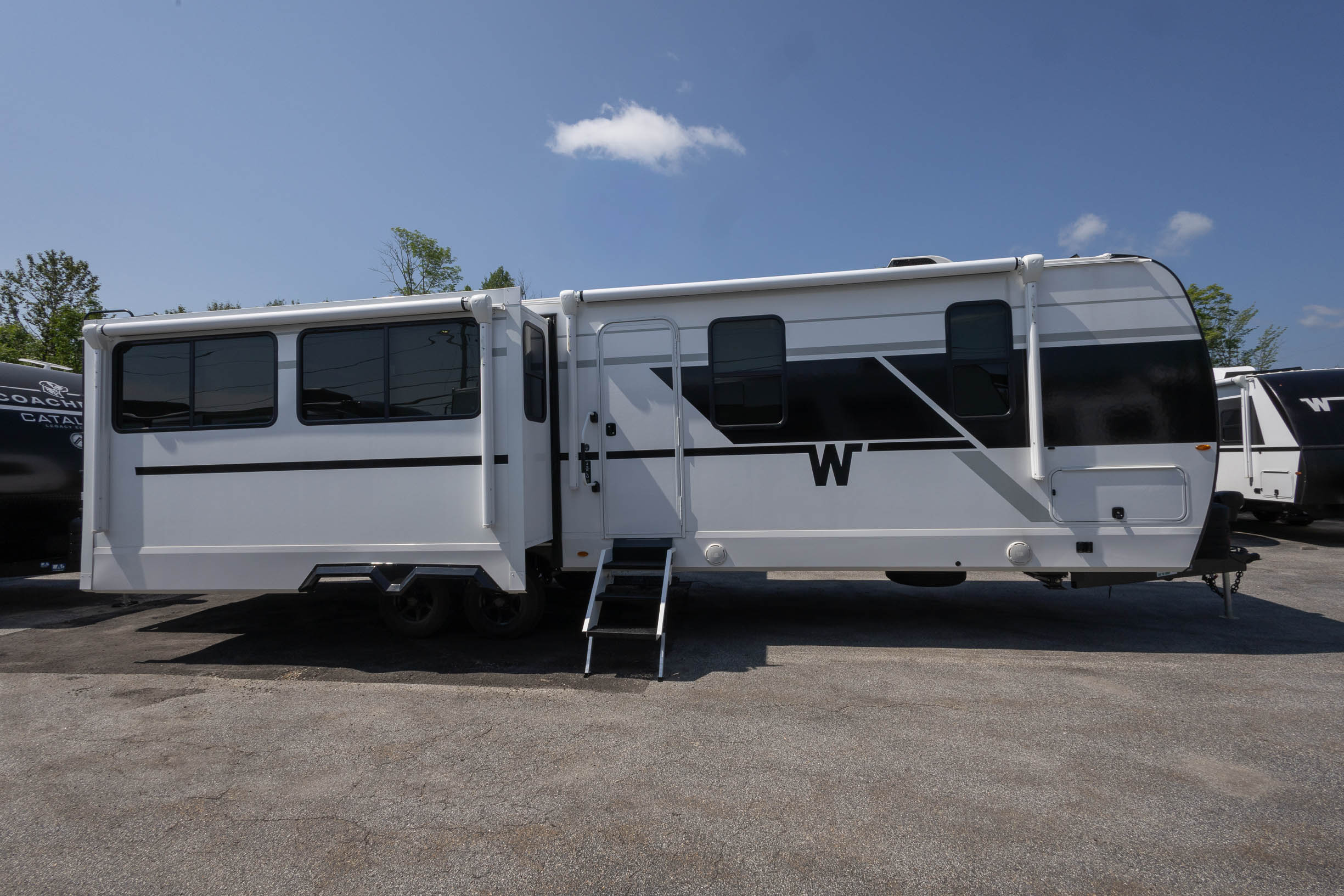 2026 Winnebago Thrive 29RLO TRAVEL TRAILER