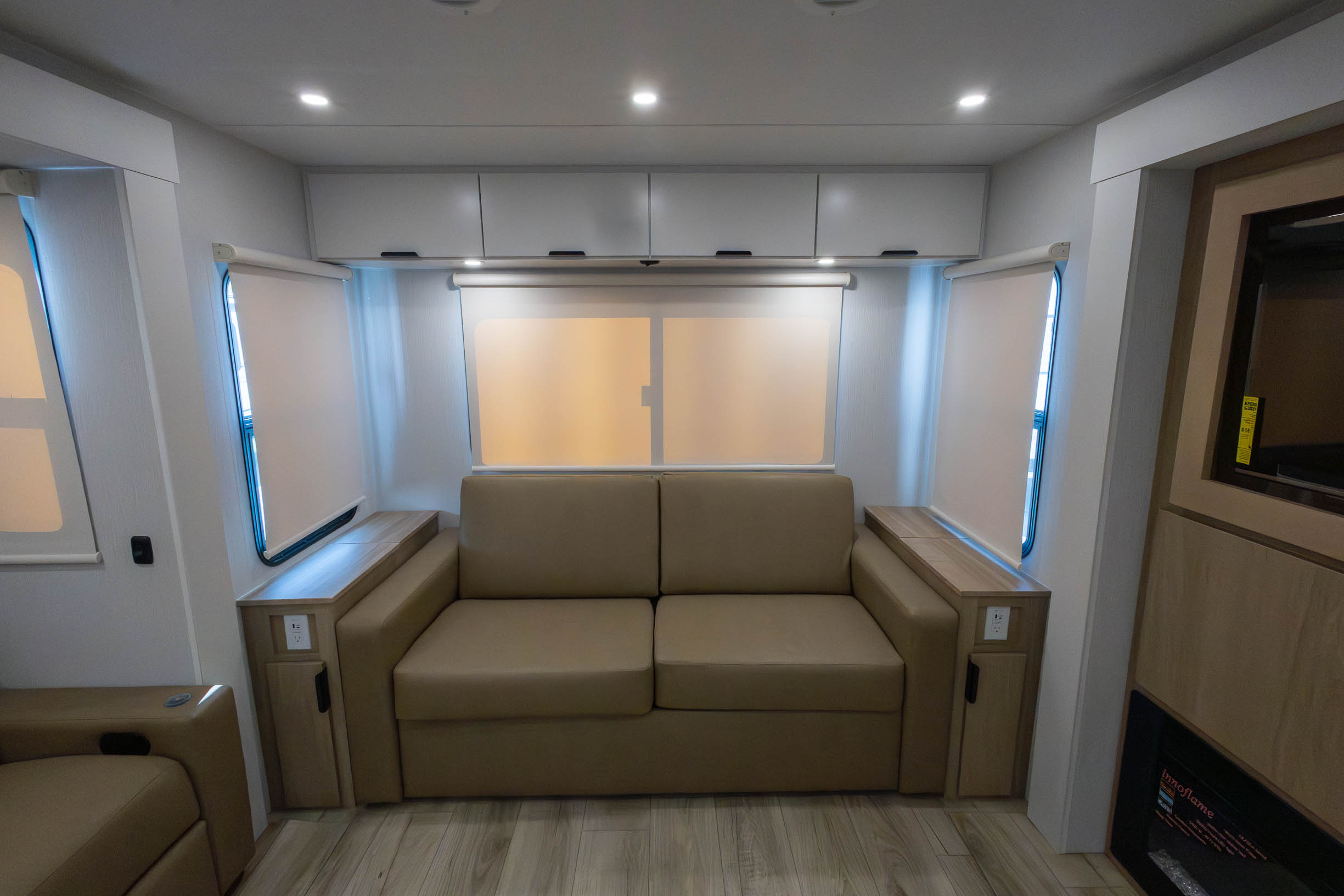 2026 Winnebago Thrive 29RLO TRAVEL TRAILER