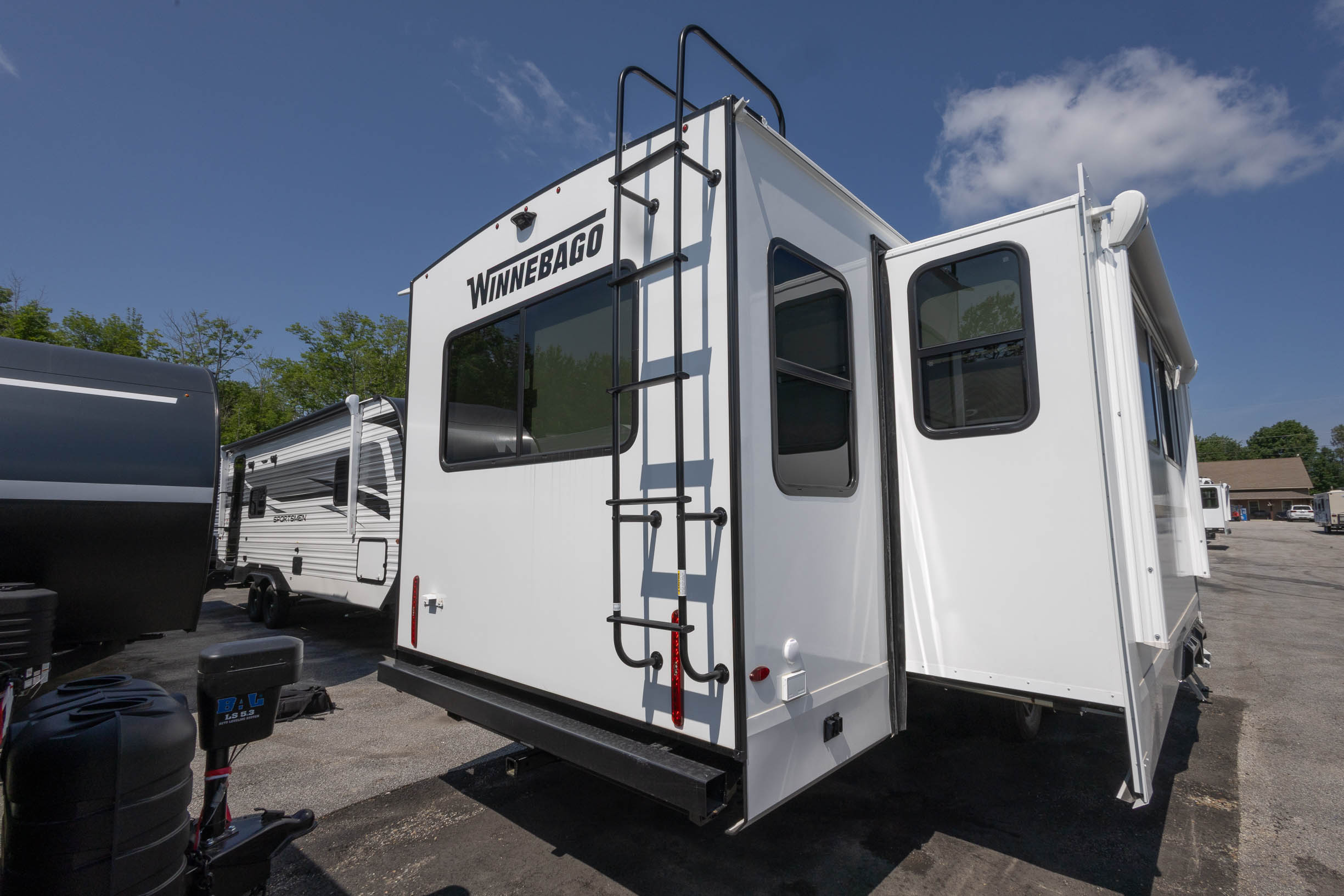 2026 Winnebago Thrive 29RLO TRAVEL TRAILER