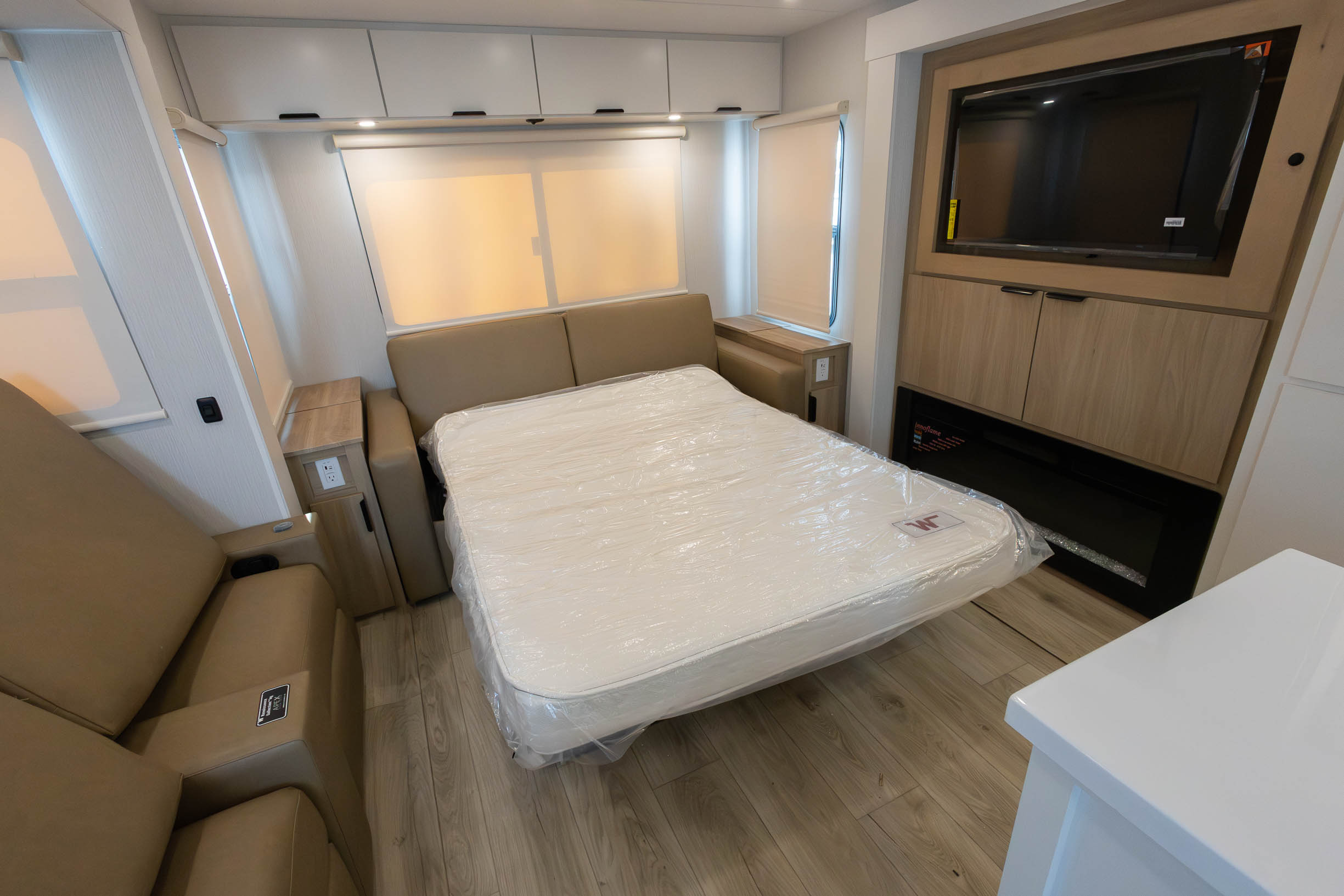 2026 Winnebago Thrive 29RLO TRAVEL TRAILER