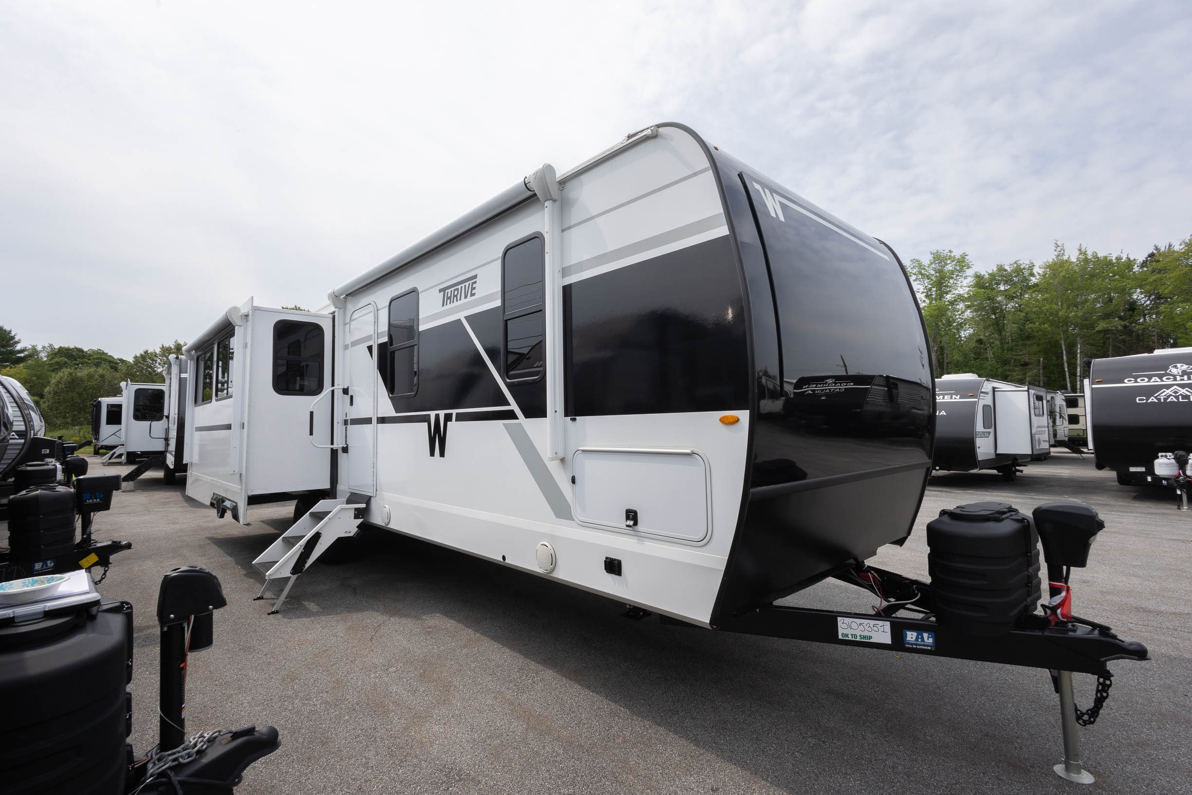 2026 Winnebago Thrive 29RLO TRAVEL TRAILER