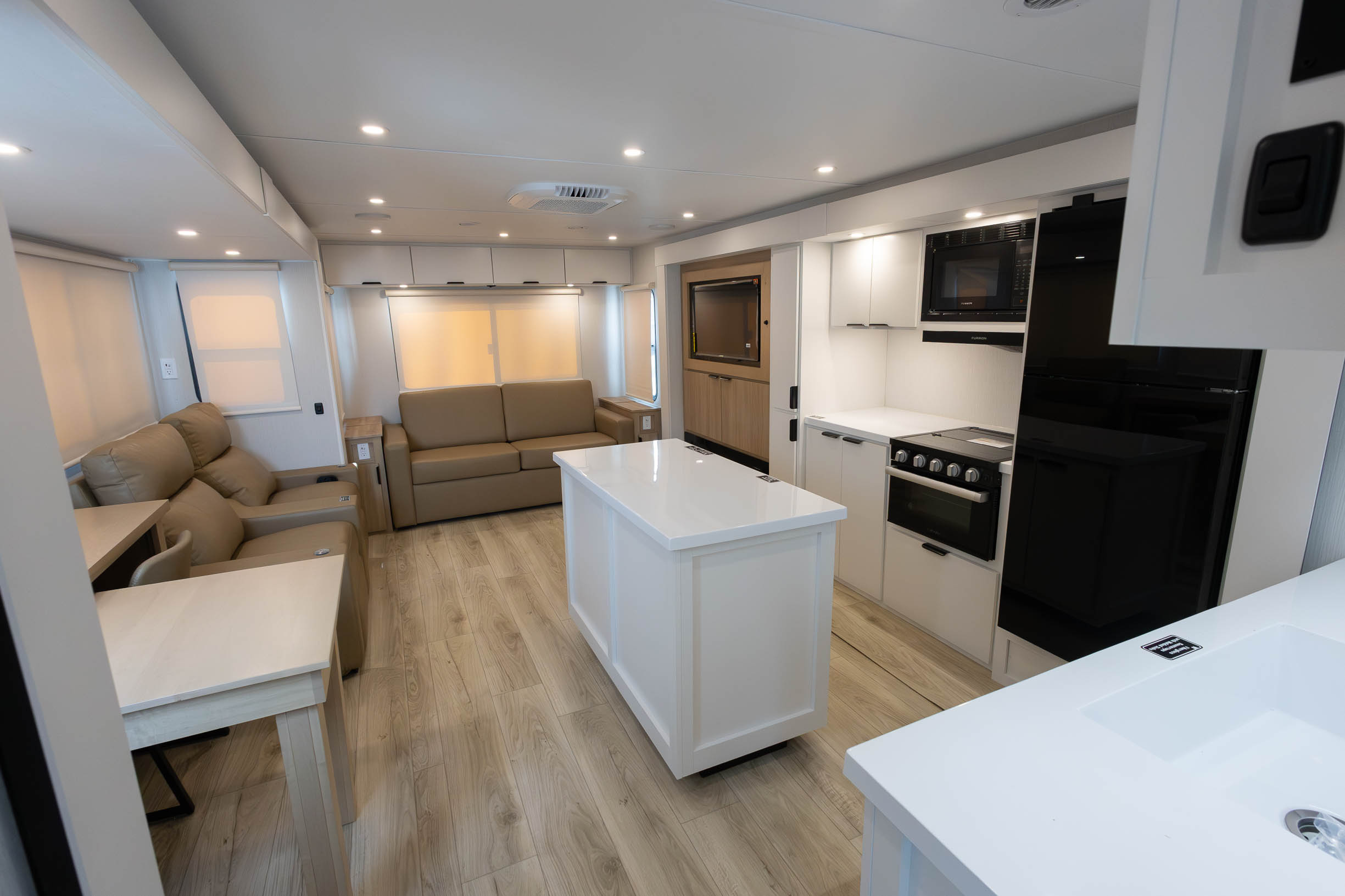 2026 Winnebago Thrive 29RLO TRAVEL TRAILER