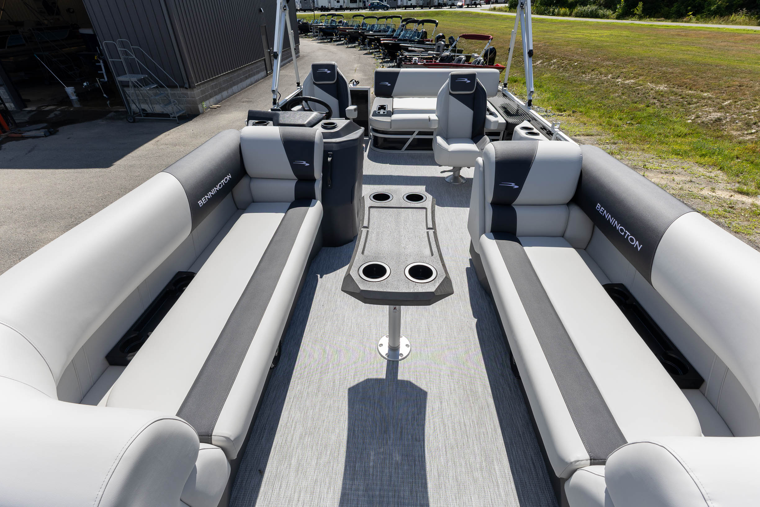 2027 Bennington 22 SSB PONTOON