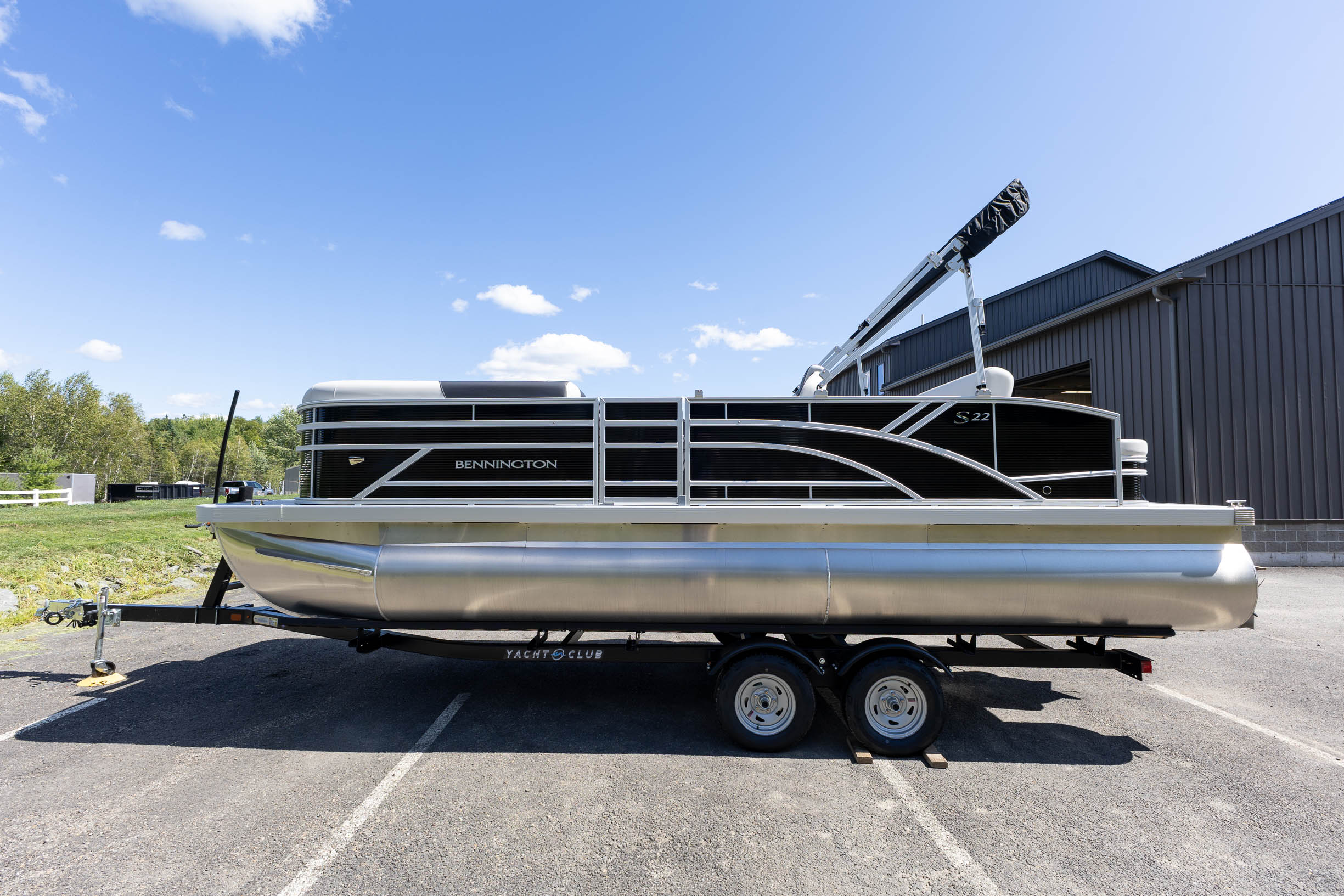 2027 Bennington 22 SSB PONTOON