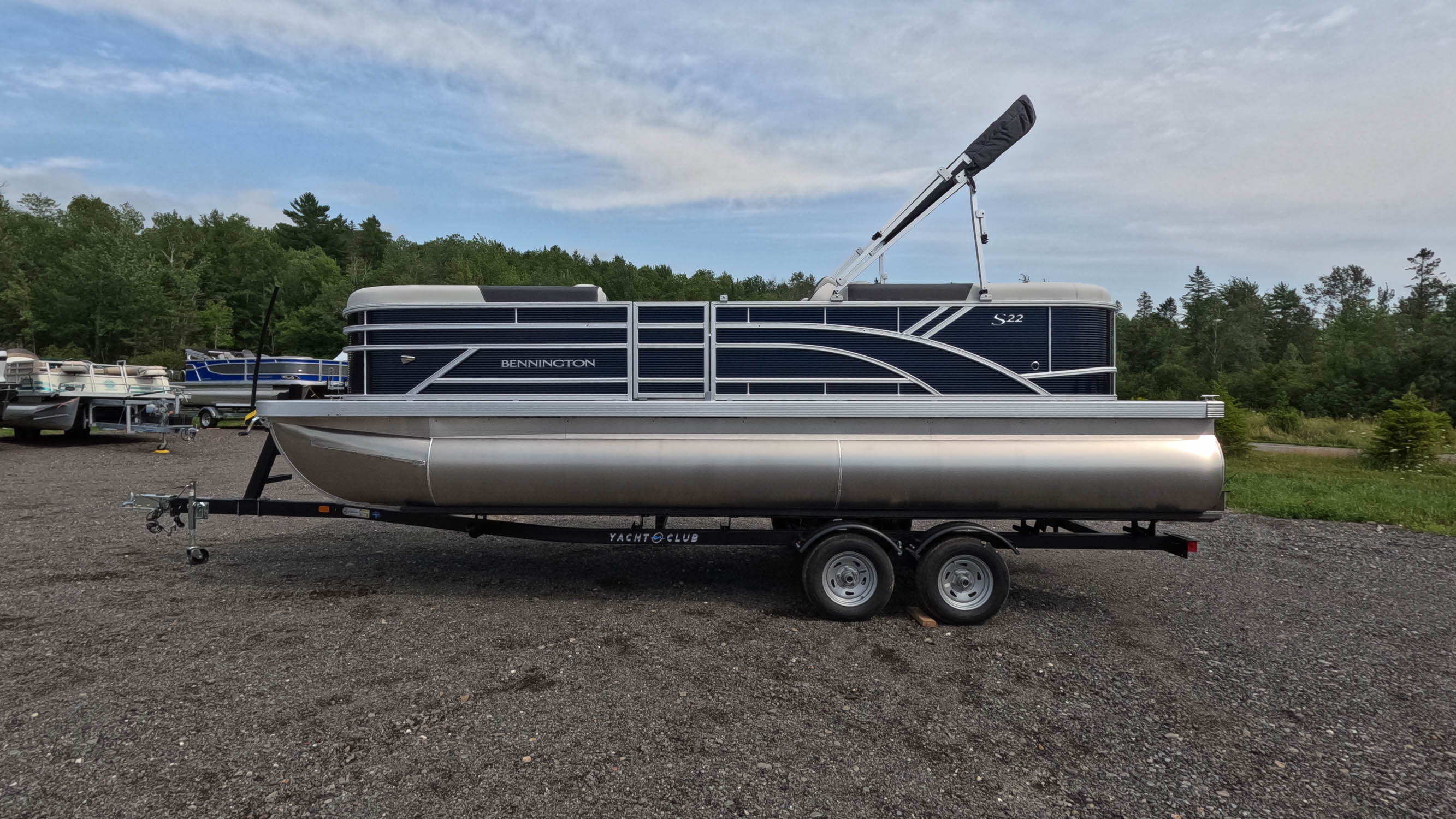2027 Bennington 22 SSR — photo 1 of 13