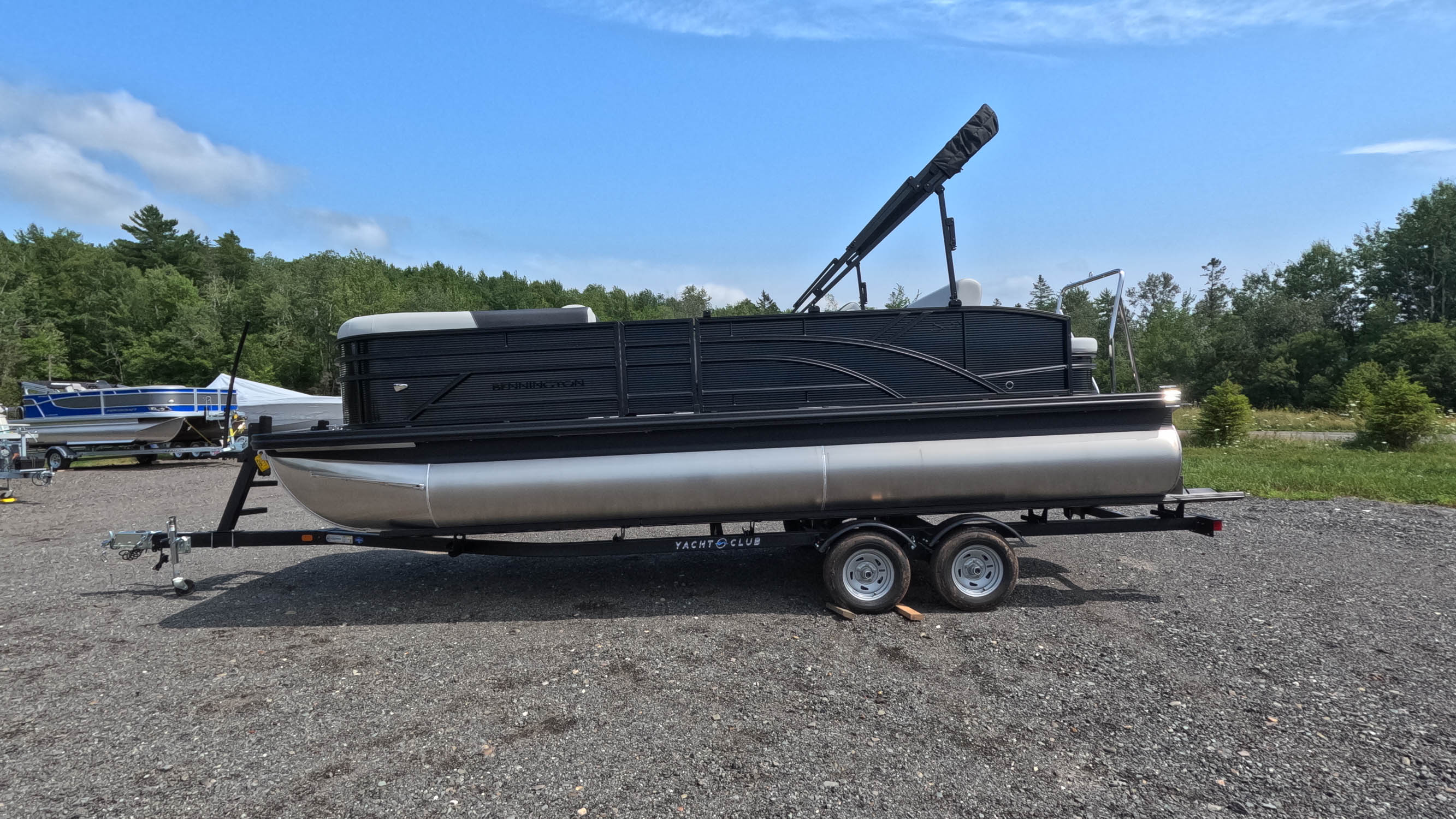 2027 Bennington 22SSB PONTOON