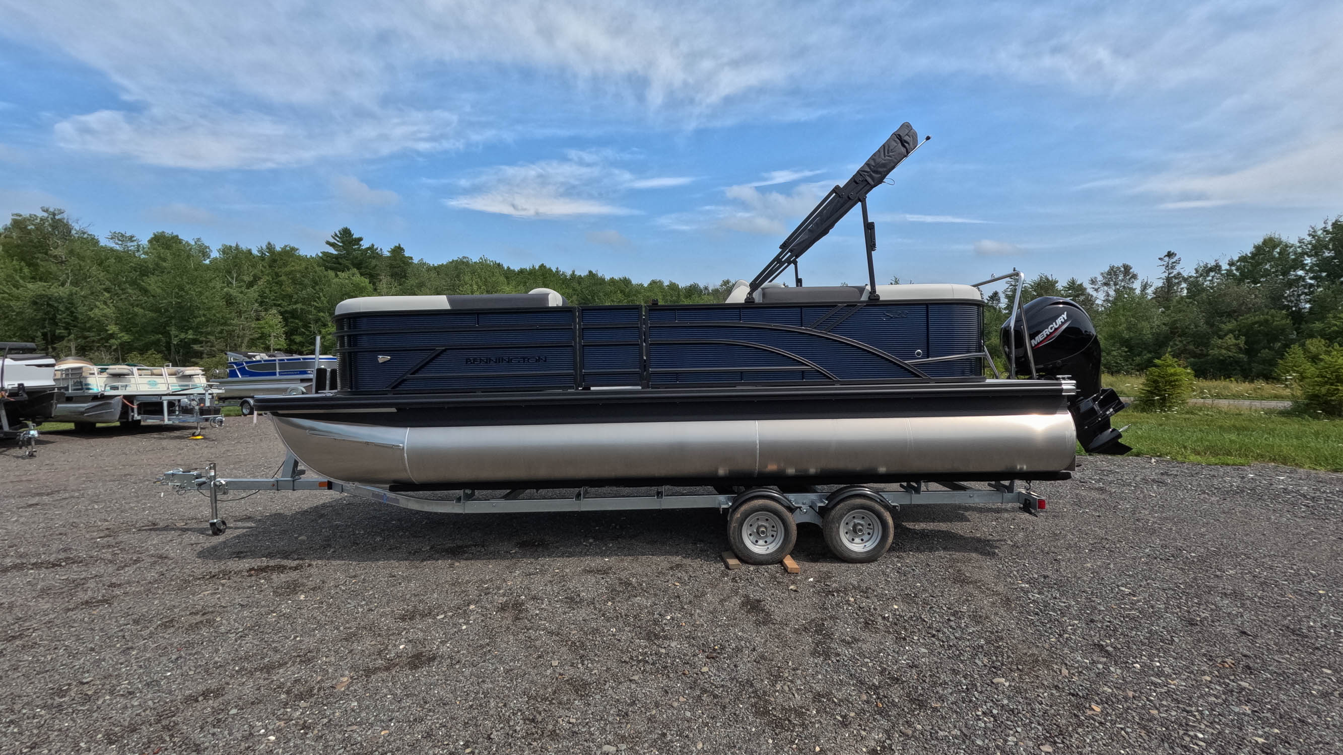 2027 Bennington 22SSR — photo 1 of 15