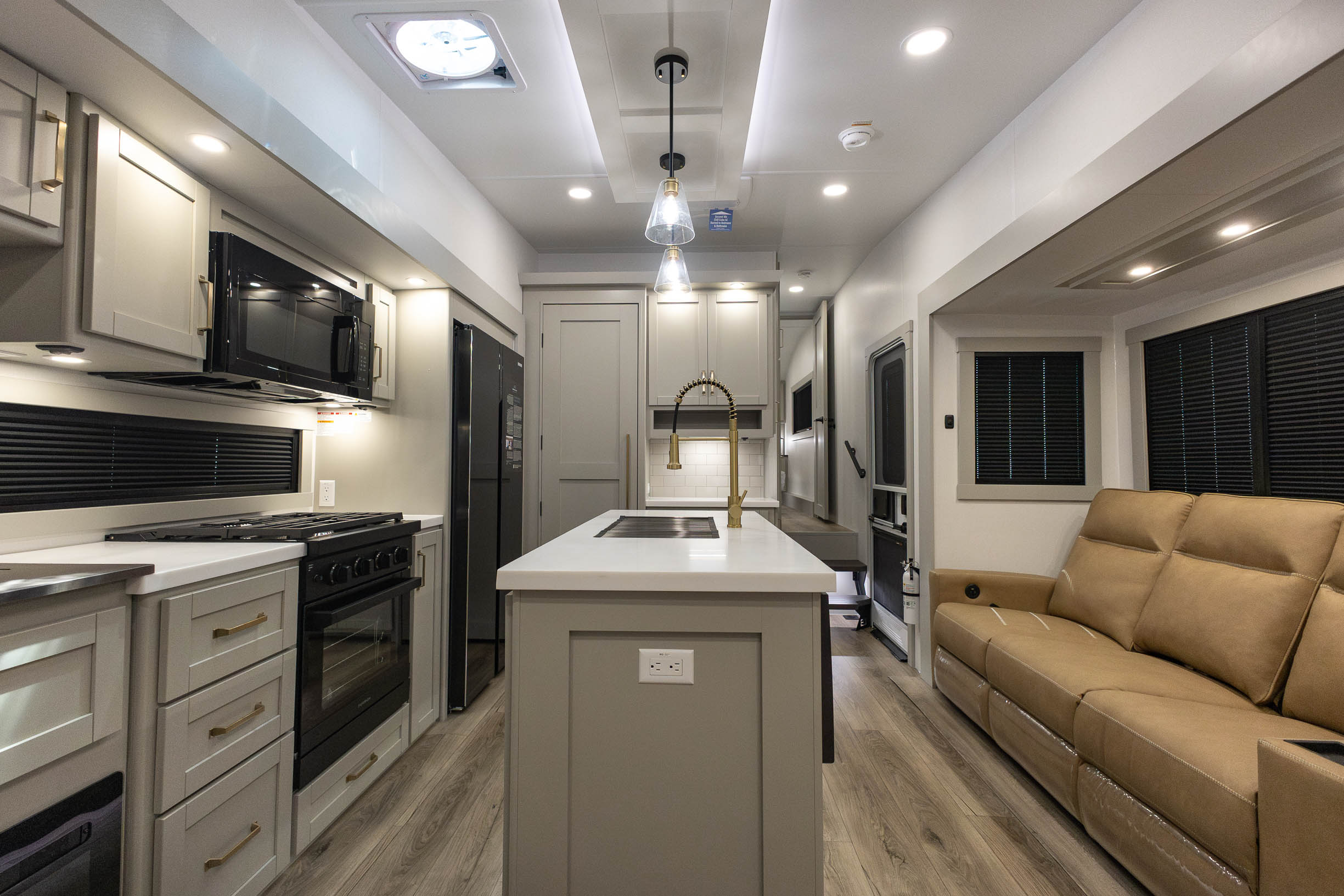 2027 Brinkley MODEL Z 3310 FIFTH WHEEL