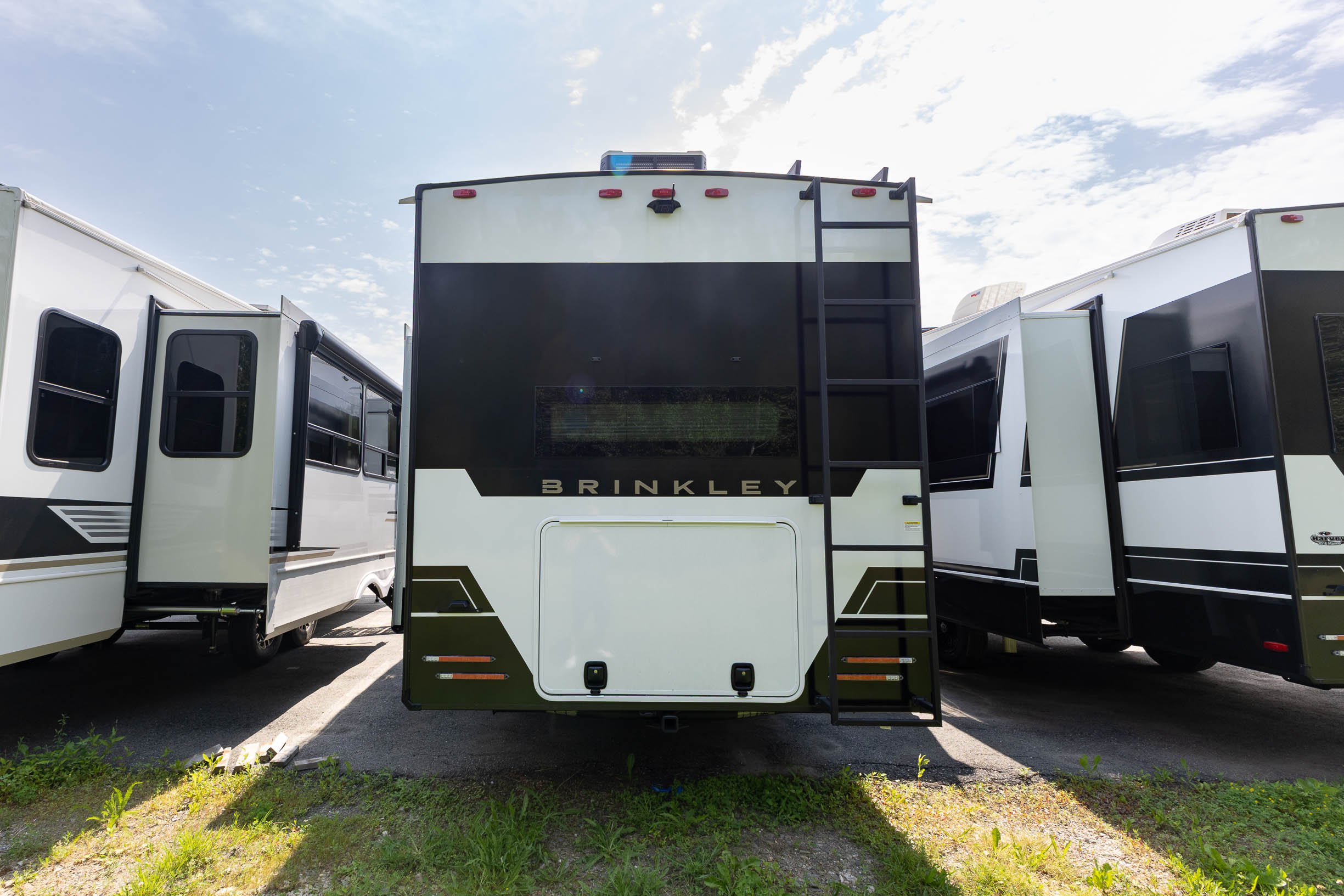 2027 Brinkley MODEL Z 3310 FIFTH WHEEL