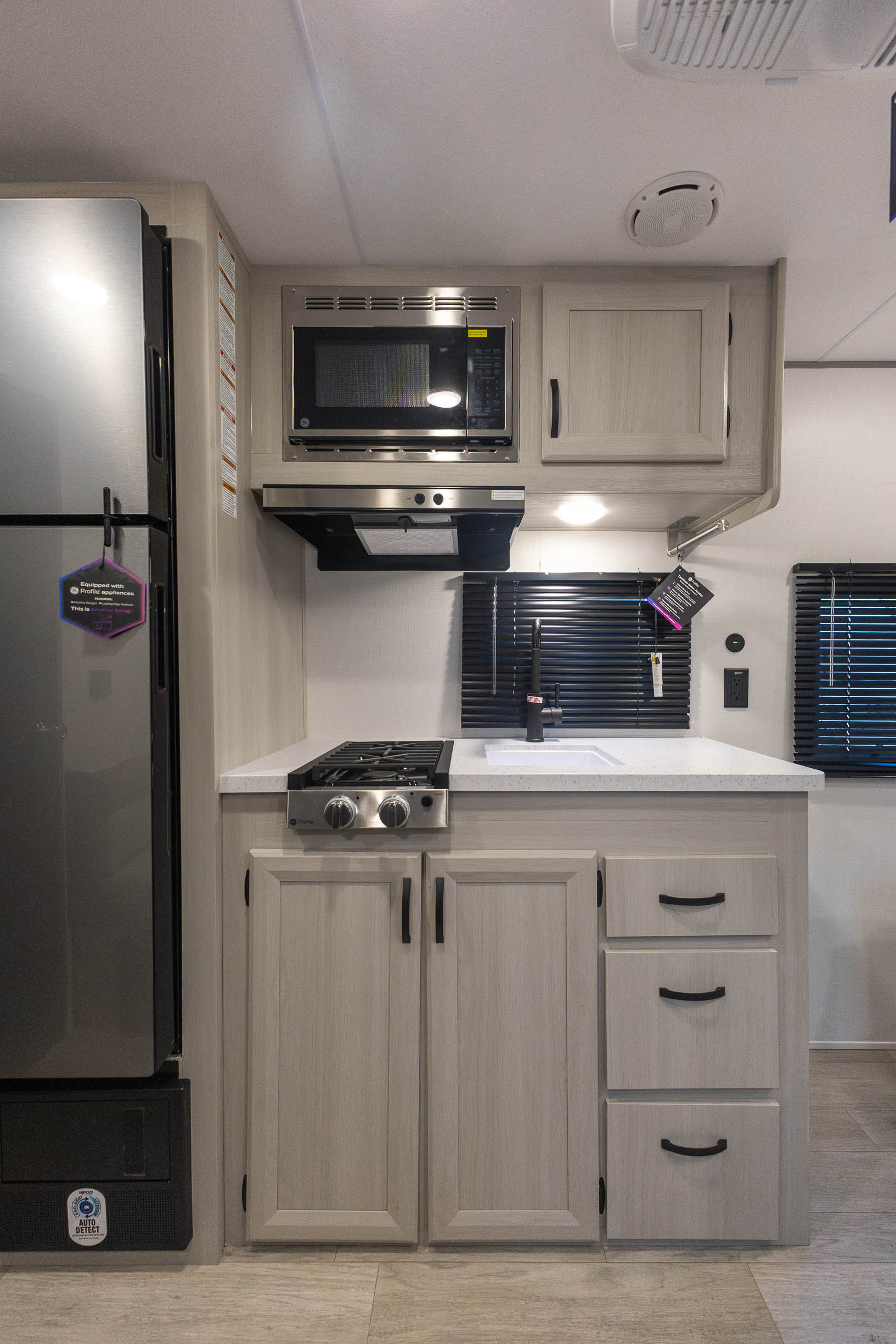 2027 Coachmen Catalina Summit Series 7 154RBX TRAVEL TRAILER