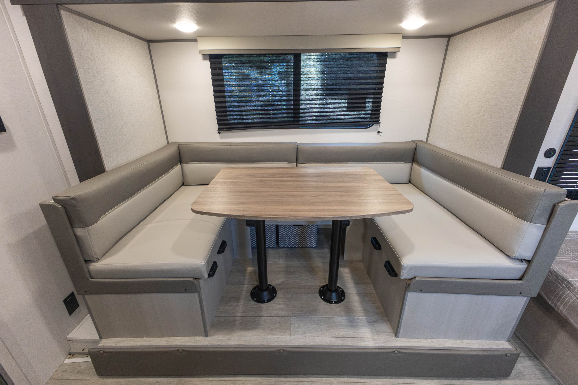 2027 Coachmen Catalina Summit Series 7 184BHSX TRAVEL TRAILER