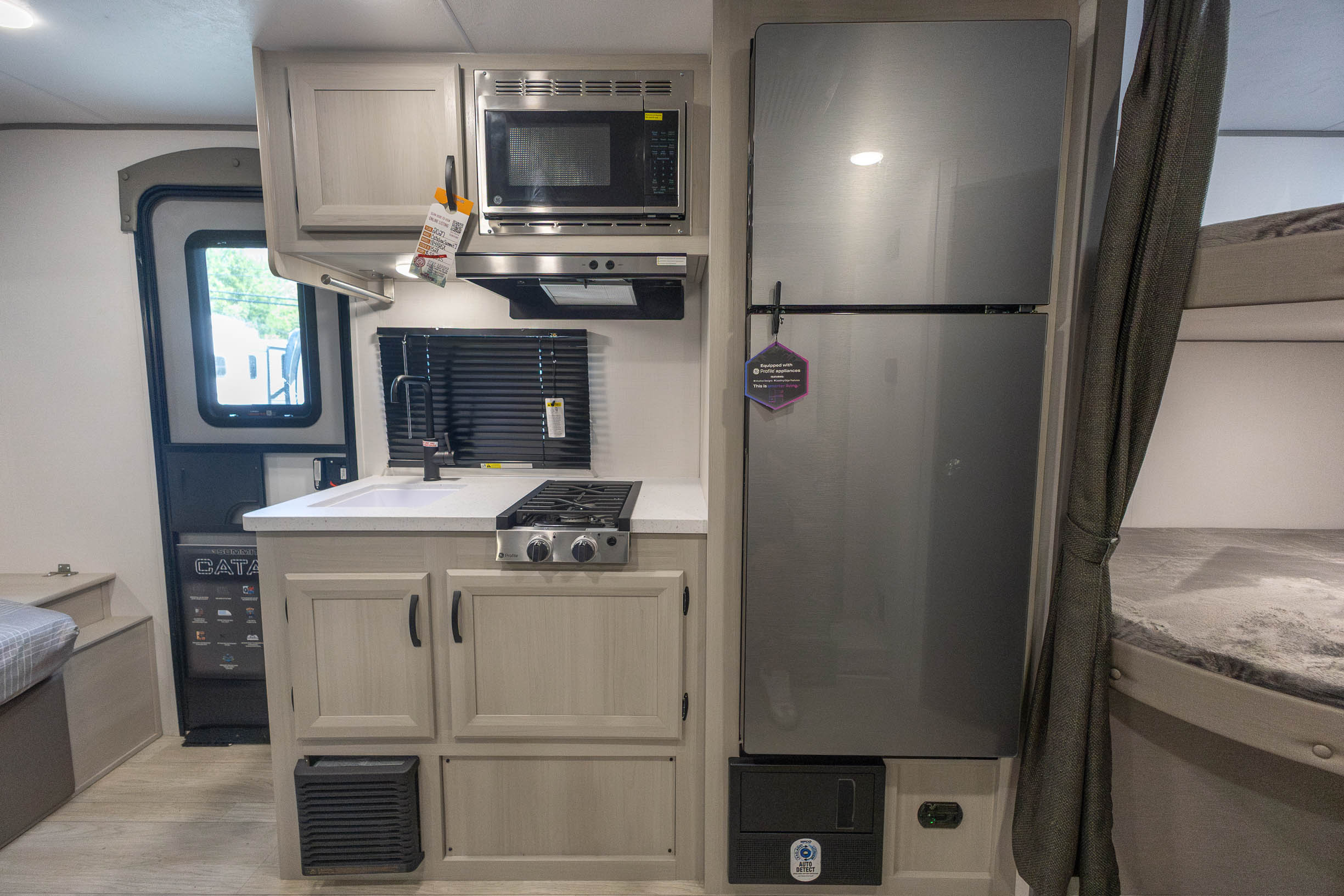 2027 Coachmen Catalina Summit Series 7 184BHSX TRAVEL TRAILER