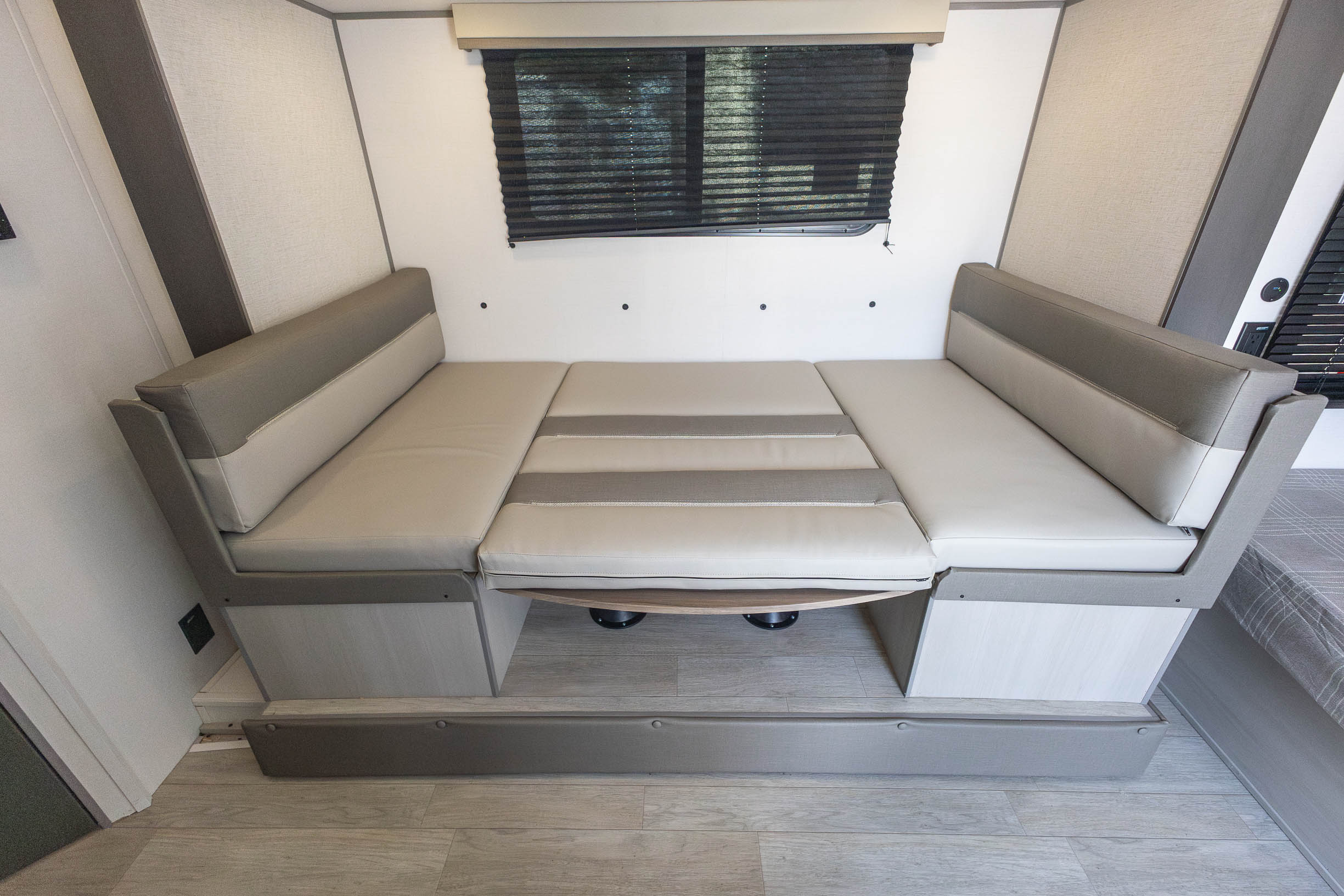 2027 Coachmen Catalina Summit Series 7 184BHSX TRAVEL TRAILER
