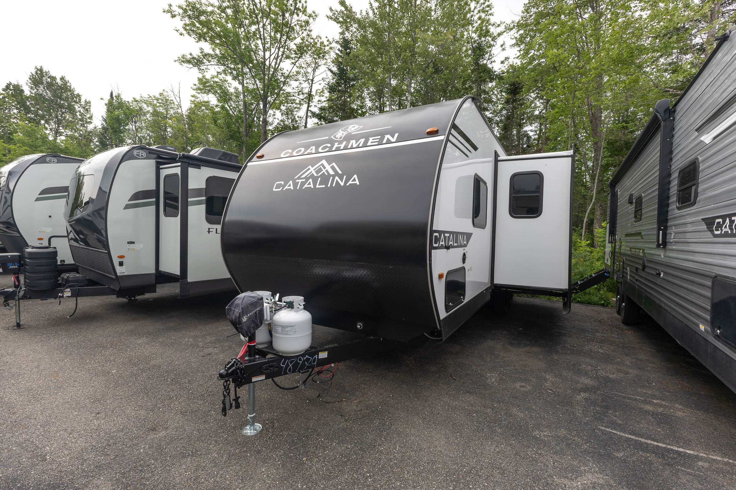 2027 Coachmen Catalina Summit Series 8 261BHS TRAVEL TRAILER