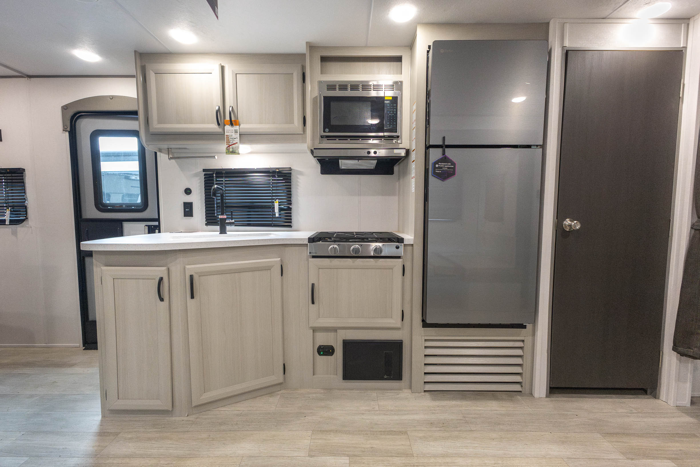2027 Coachmen Catalina Summit Series 8 261BHS TRAVEL TRAILER