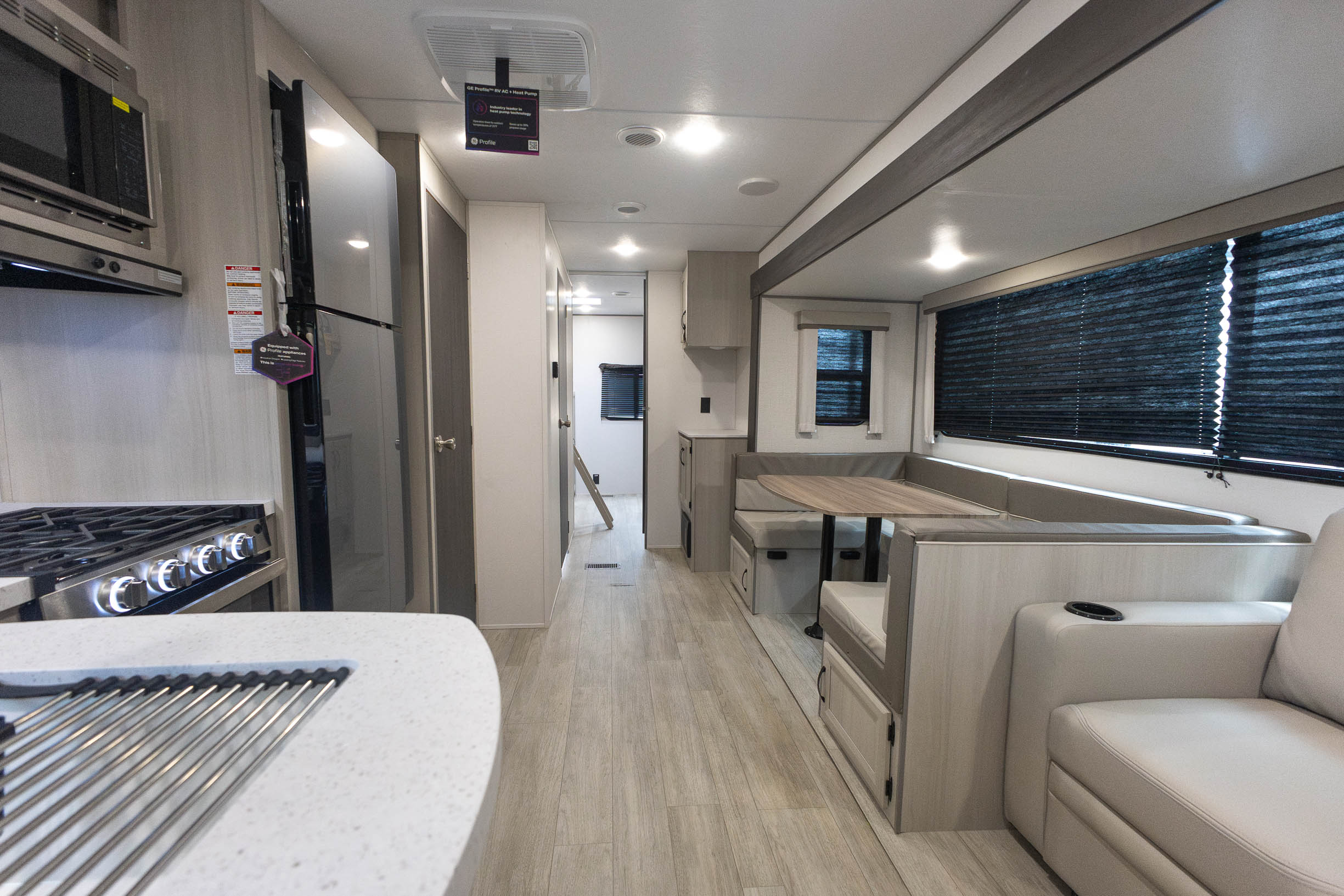 2027 Coachmen Catalina Legacy 323BHDSCK TRAVEL TRAILER