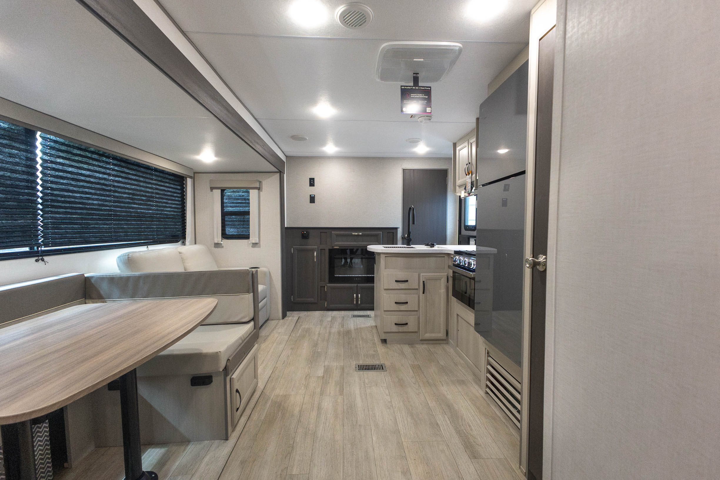 2027 Coachmen Catalina Legacy 323BHDSCK TRAVEL TRAILER