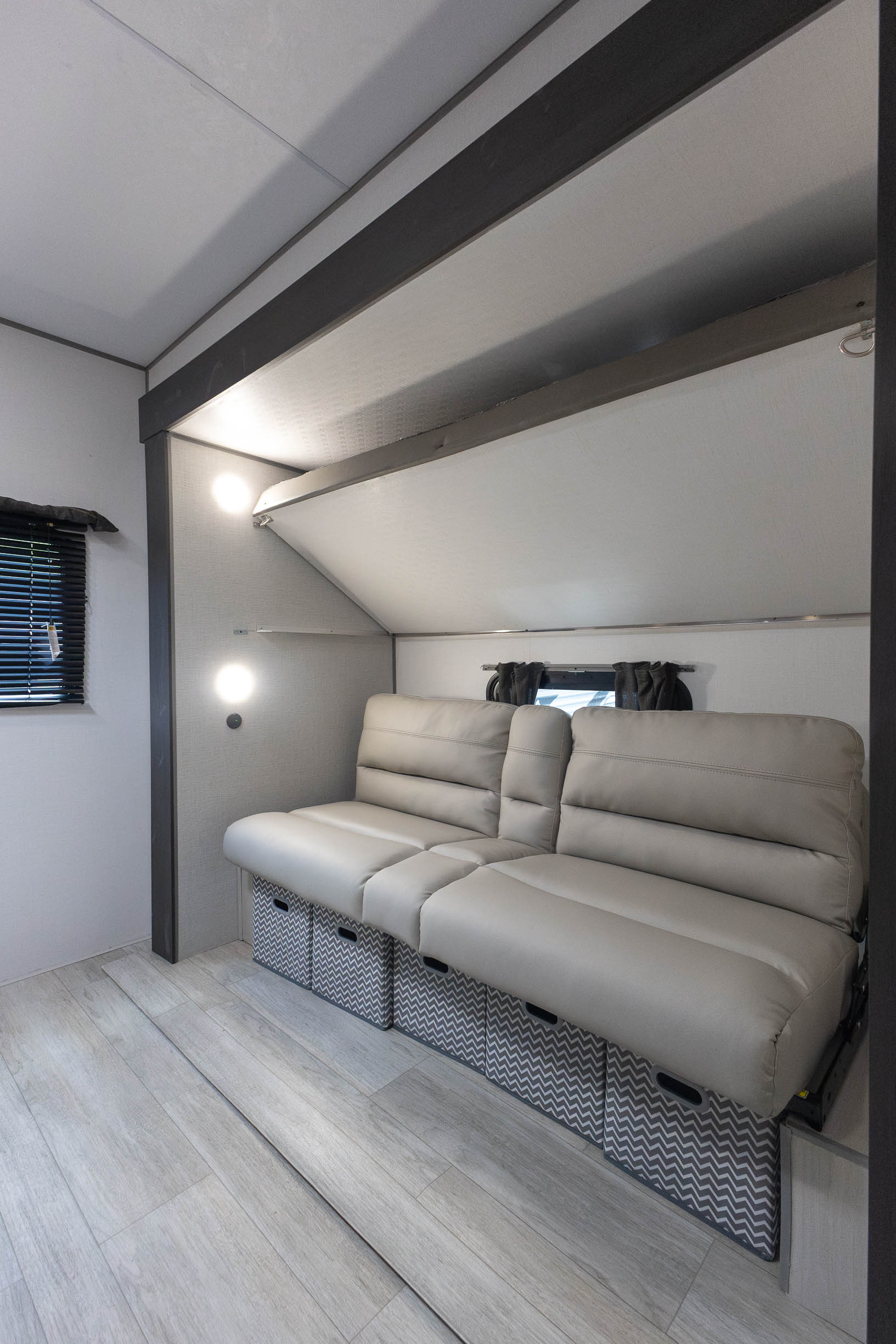 2027 Coachmen Catalina Legacy 323BHDSCK TRAVEL TRAILER