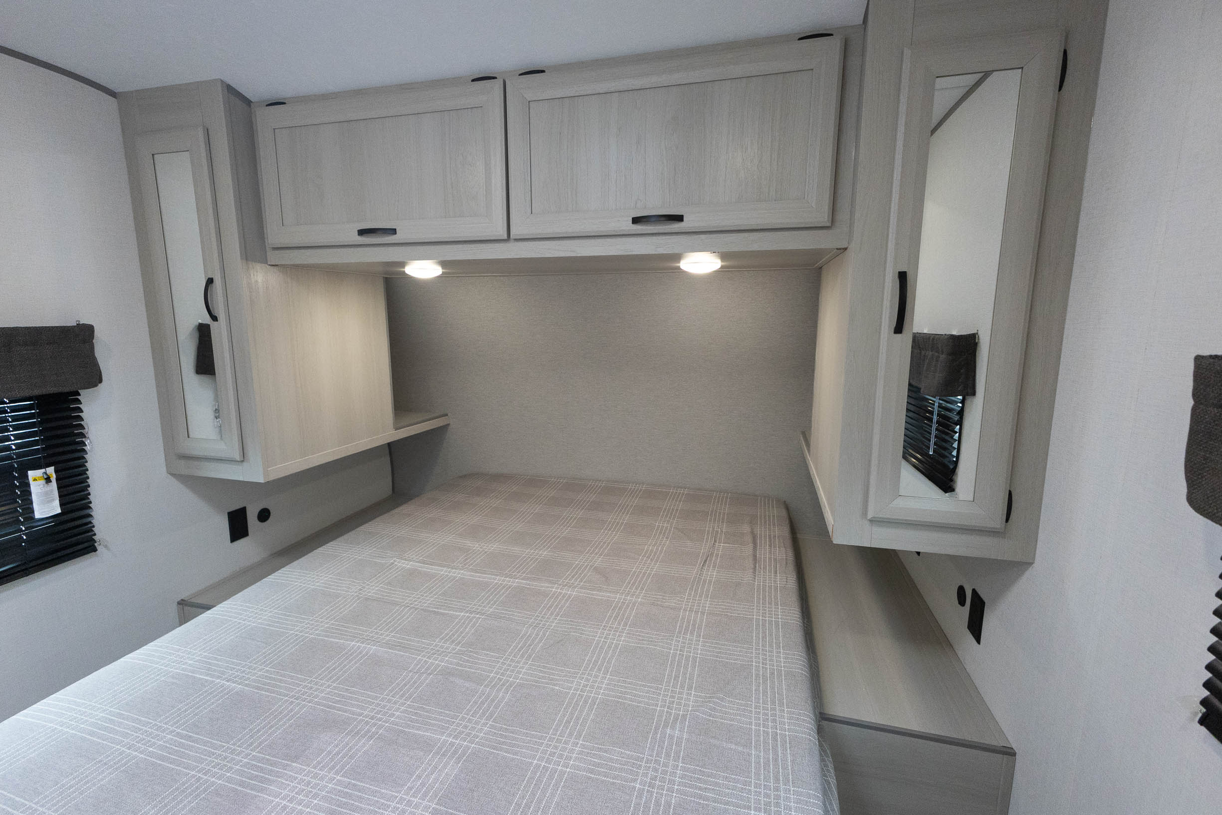 2027 Coachmen Catalina Legacy Edition 323BHDSCK TRAVEL TRAILER