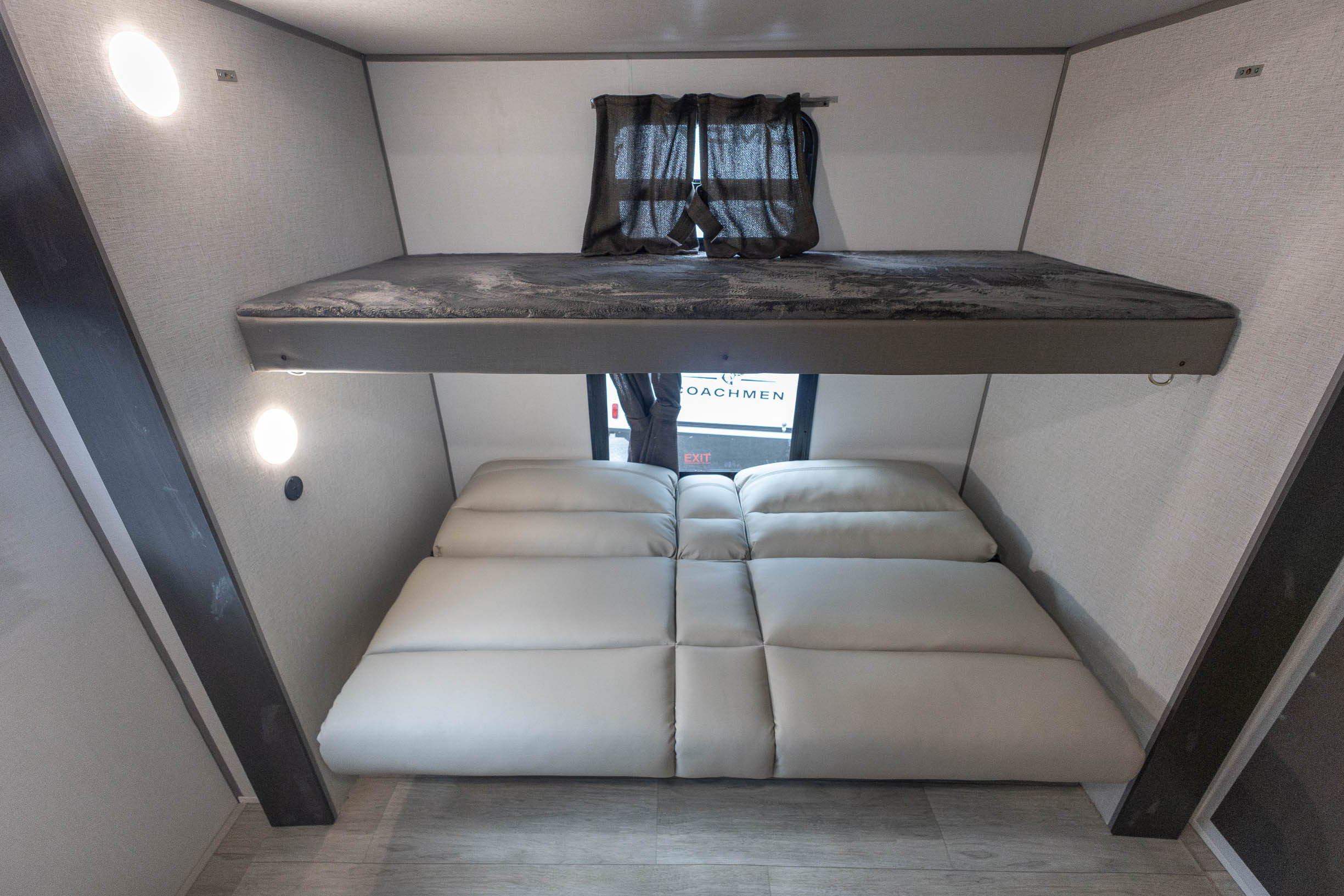 2027 Coachmen Catalina Legacy Edition 323BHDSCK TRAVEL TRAILER