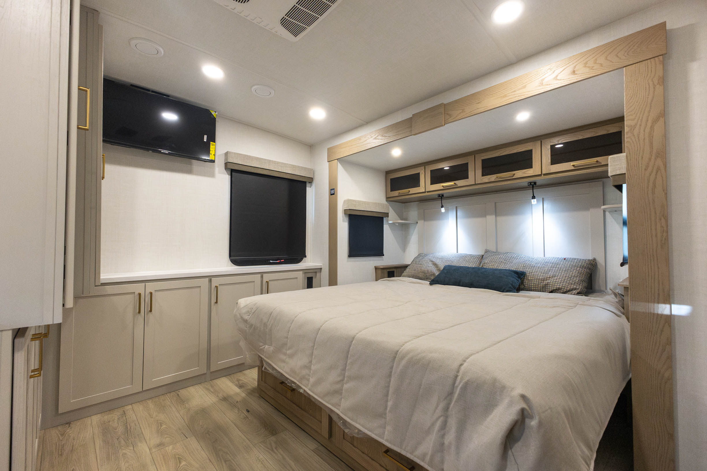 2027 Forest River Flagstaff Classic 839FK TRAVEL TRAILER