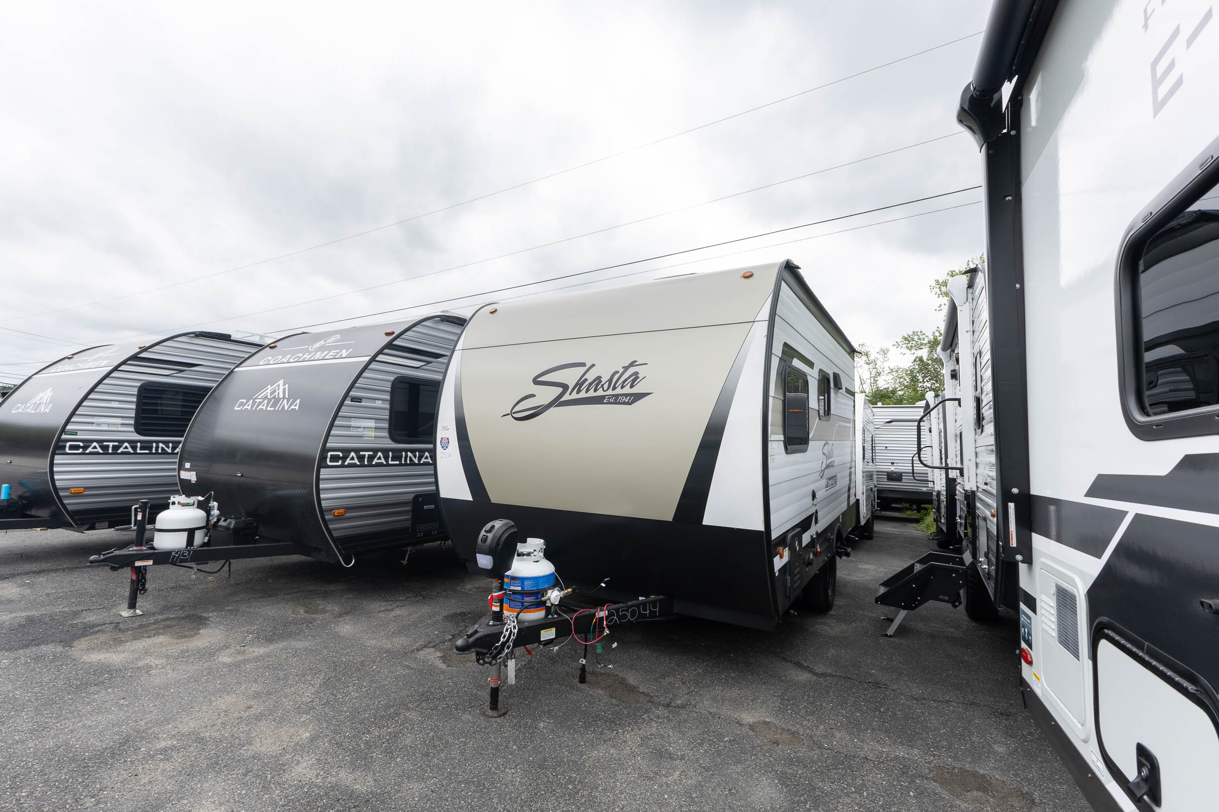 2027 Coachmen Shasta Compact 16BH TRAVEL TRAILER