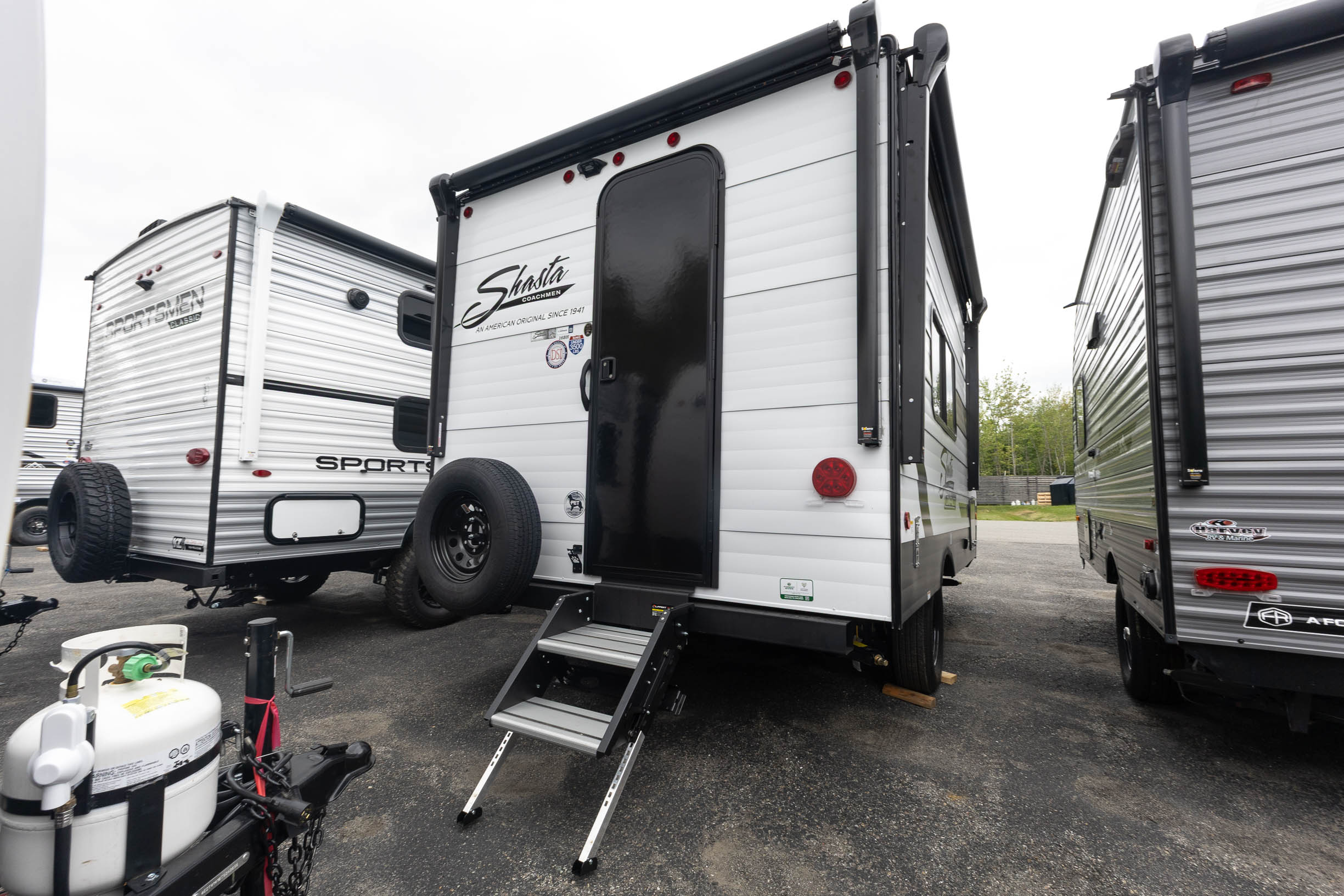 2027 Coachmen Shasta Compact 16BH TRAVEL TRAILER