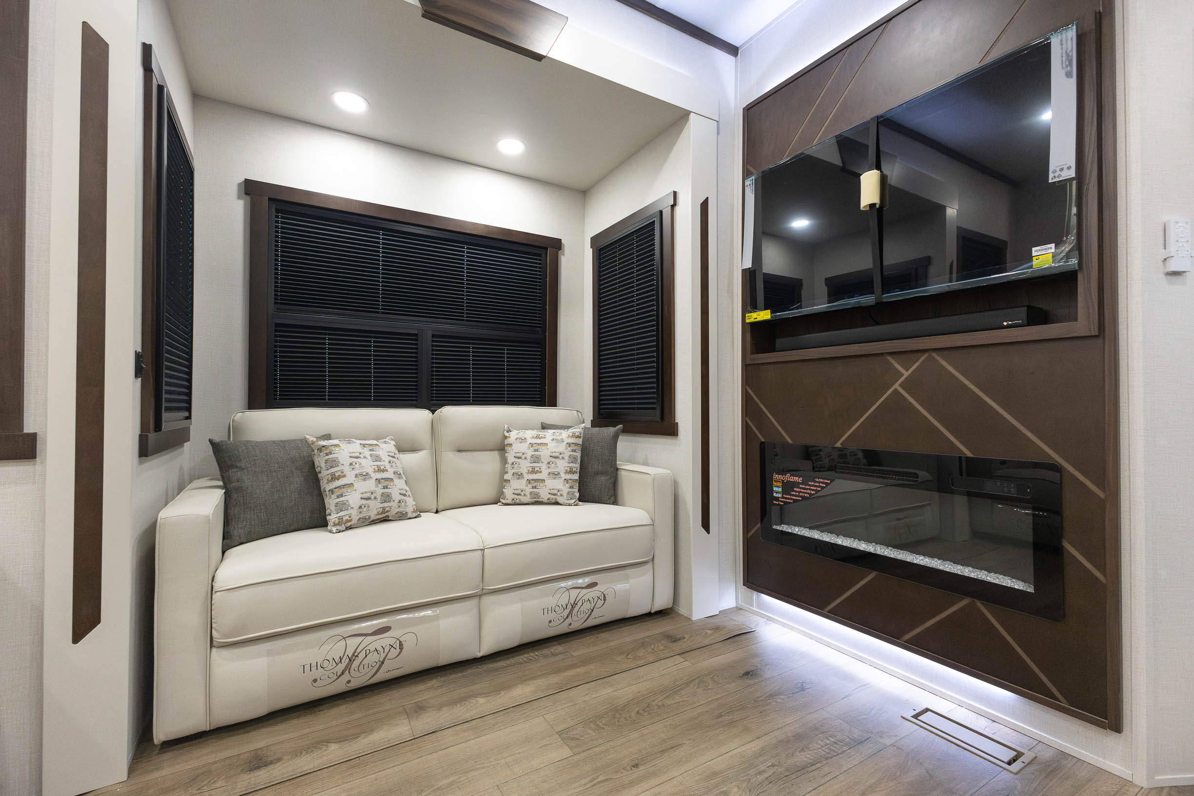 2027 Forest River Cedar Creek 390RKB FIFTH WHEEL