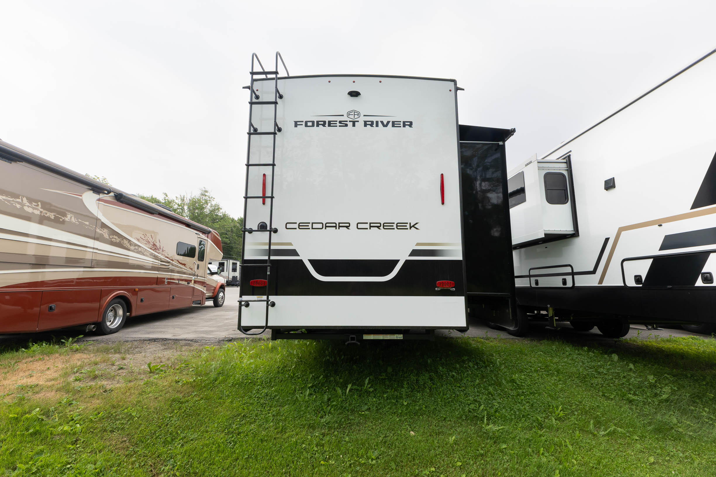 2027 Forest River Cedar Creek 390RKB FIFTH WHEEL