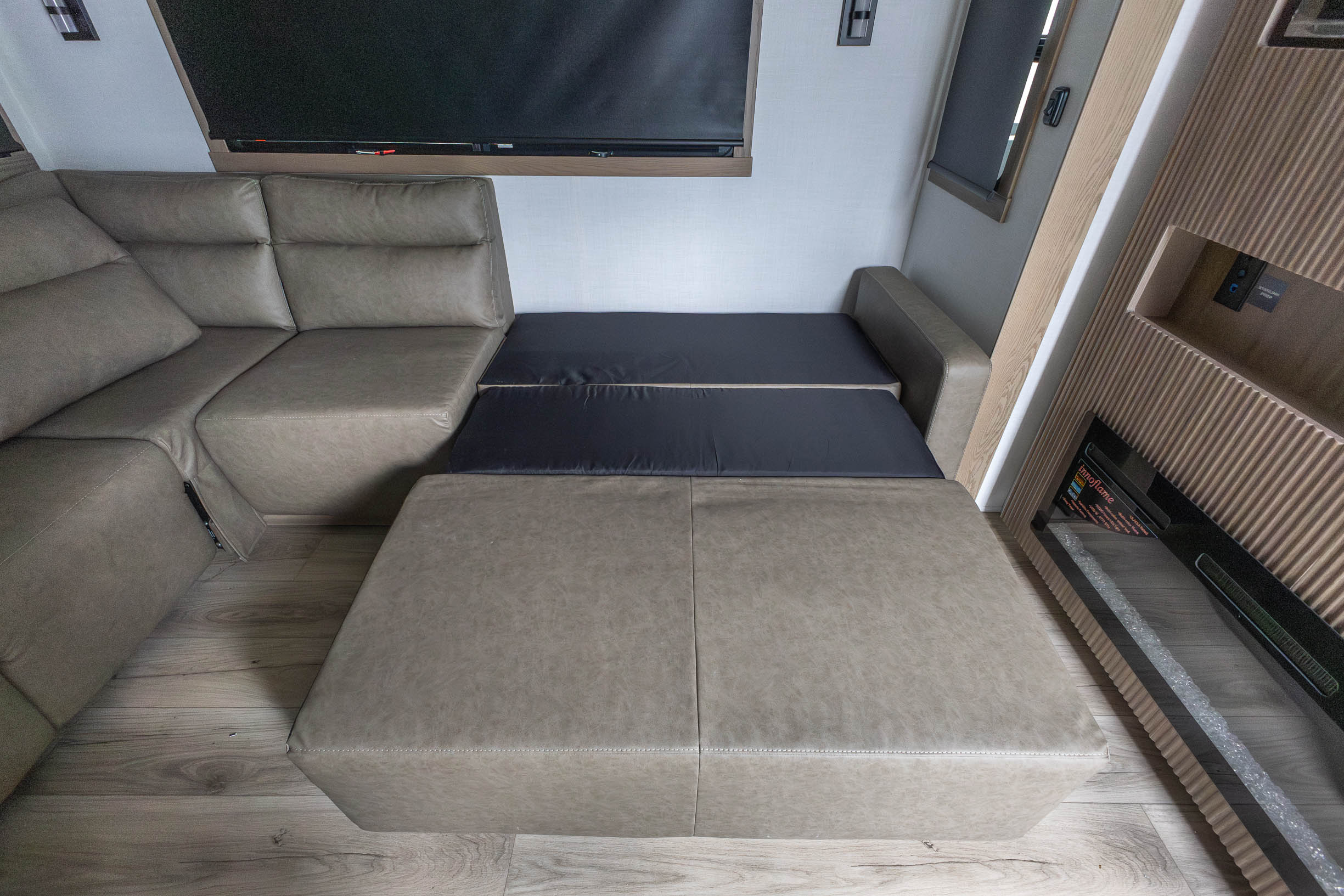 2027 Forest River Flagstaff Classic 404CRK FIFTH WHEEL