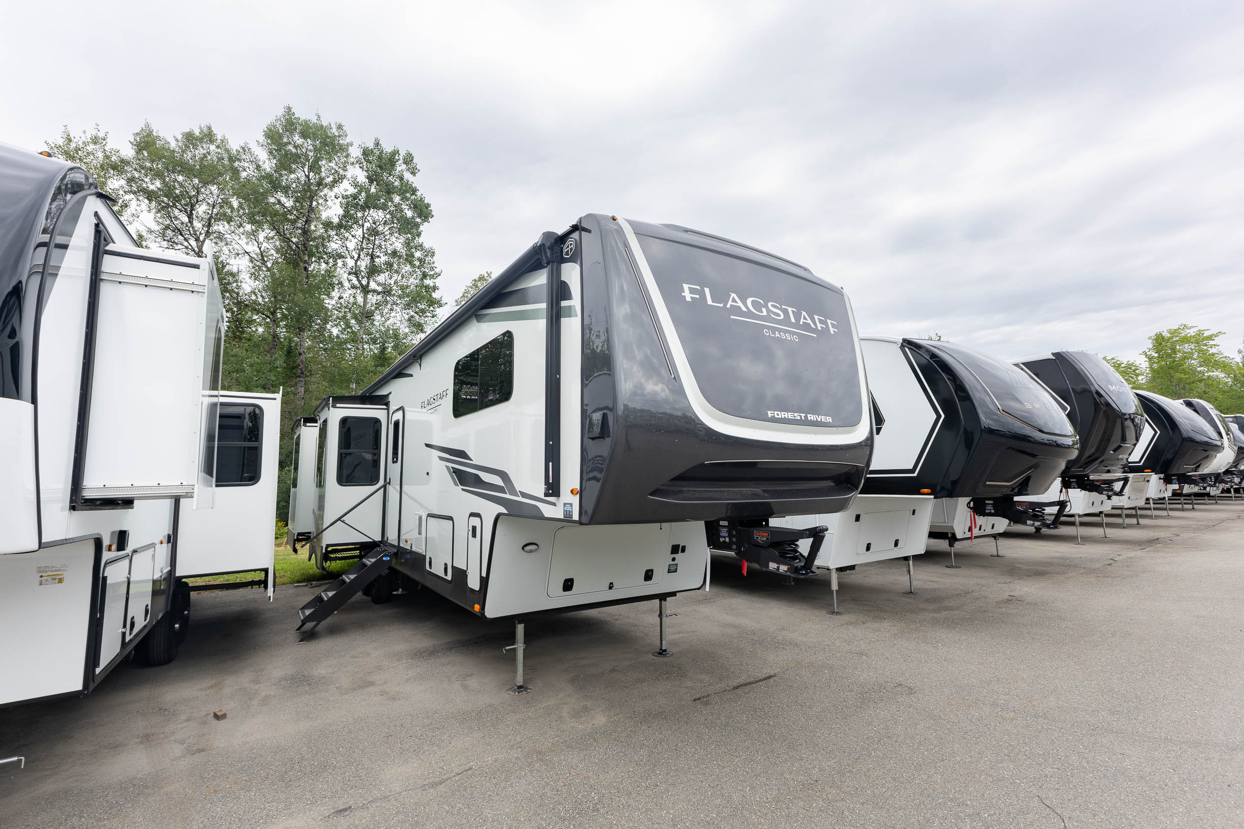 2027 Forest River Flagstaff Classic 404CRK FIFTH WHEEL