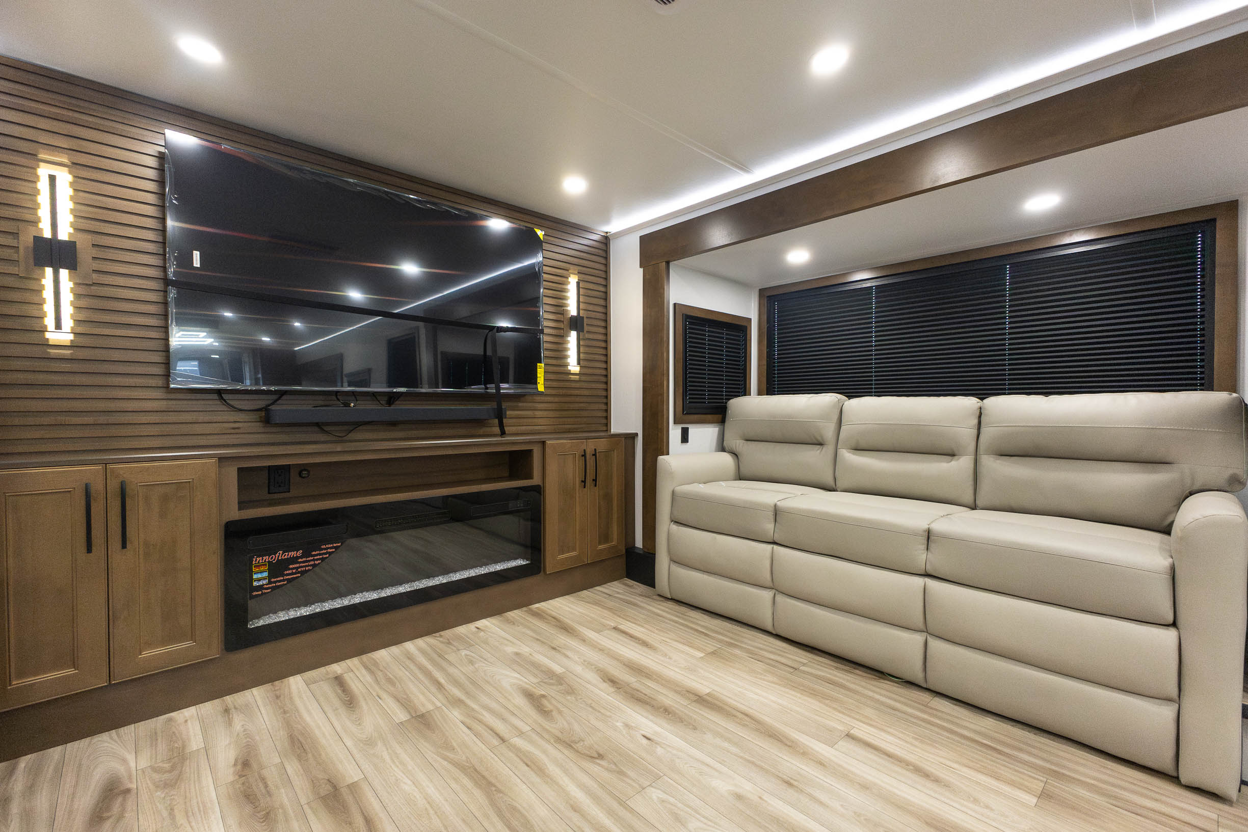 2027 Keystone RV Montana 3800FL FIFTH WHEEL