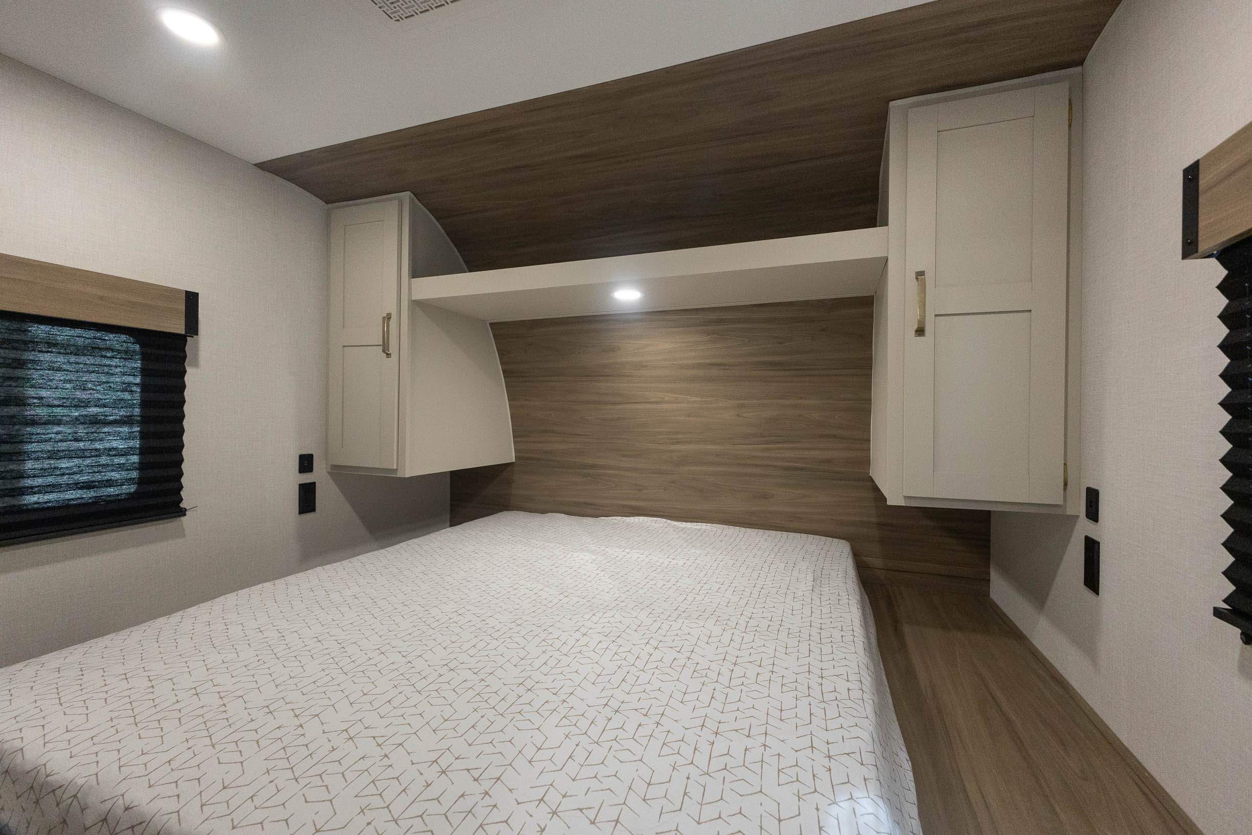 2027 KZ RV Sportsmen 301DB TRAVEL TRAILER