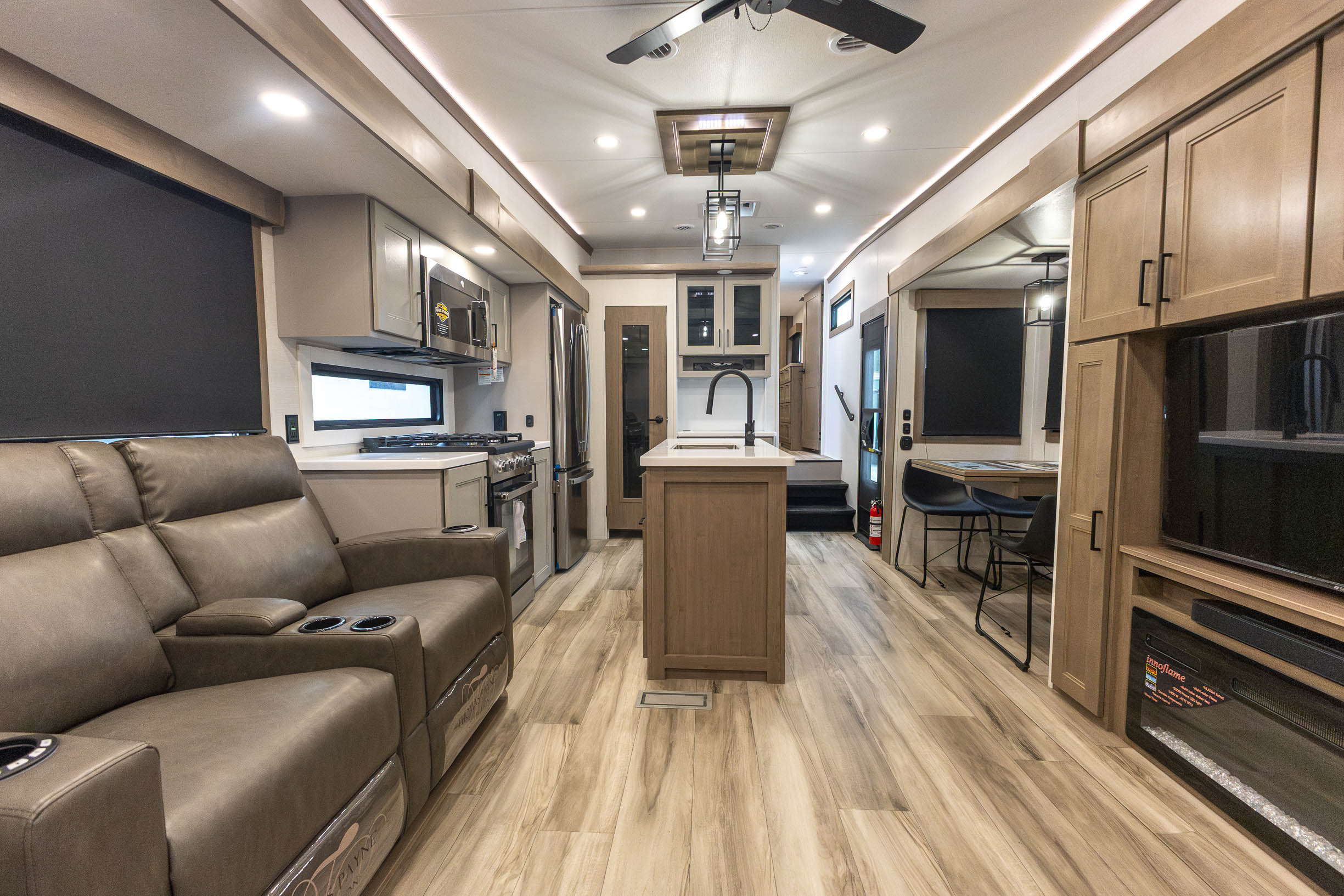 2027 KZ RV Durango 302RLT FIFTH WHEEL