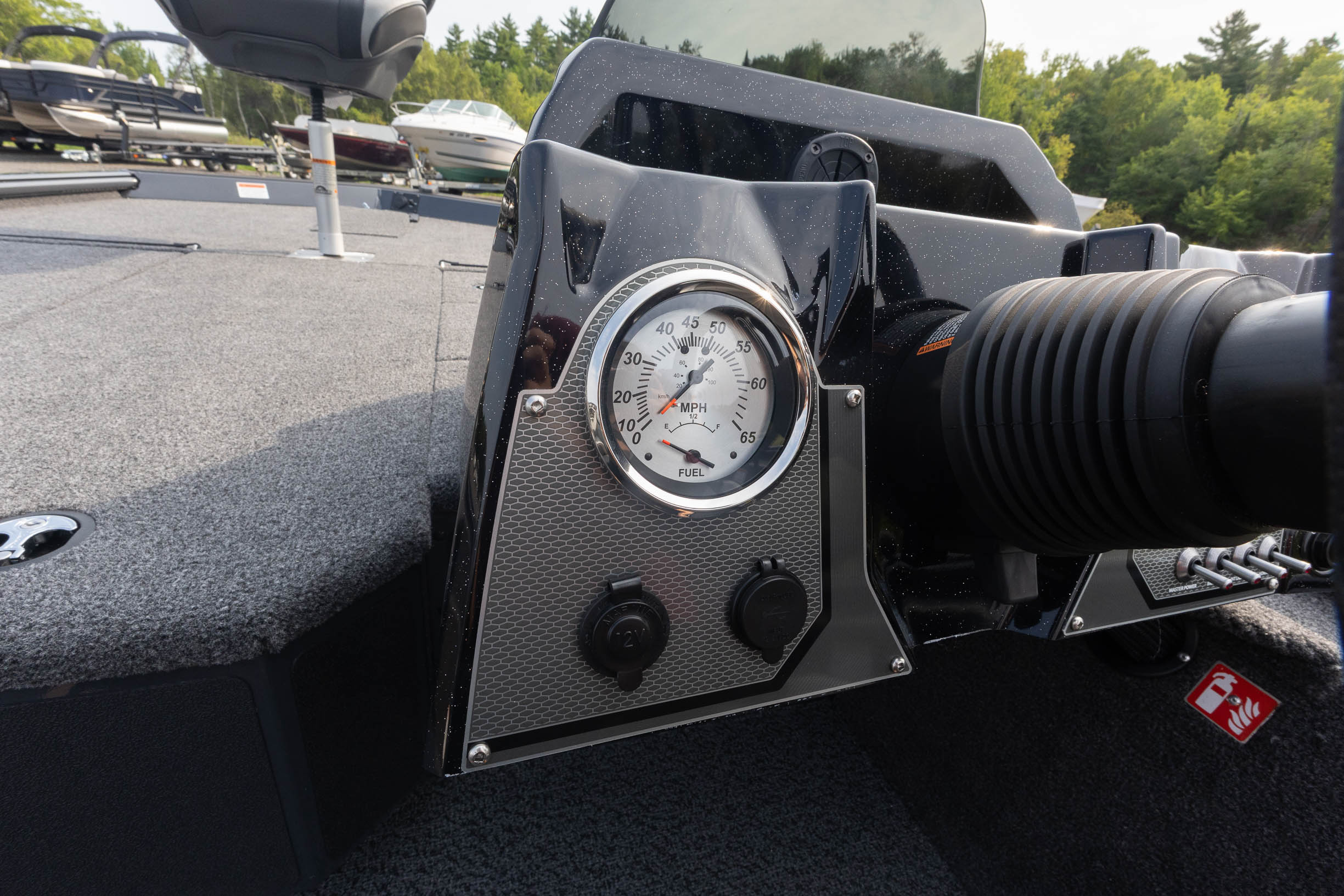 2027 Lund 1775 Renegade FISHING BOAT