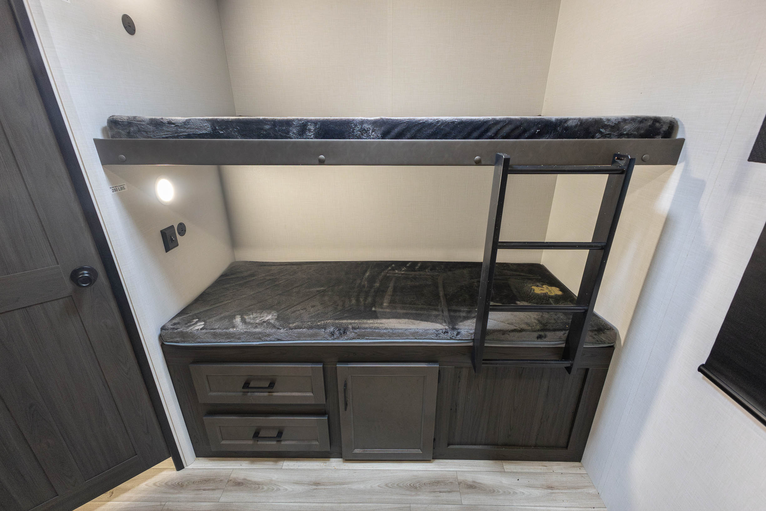 2027 Venture RV SportTrek ST327VIK TRAVEL TRAILER
