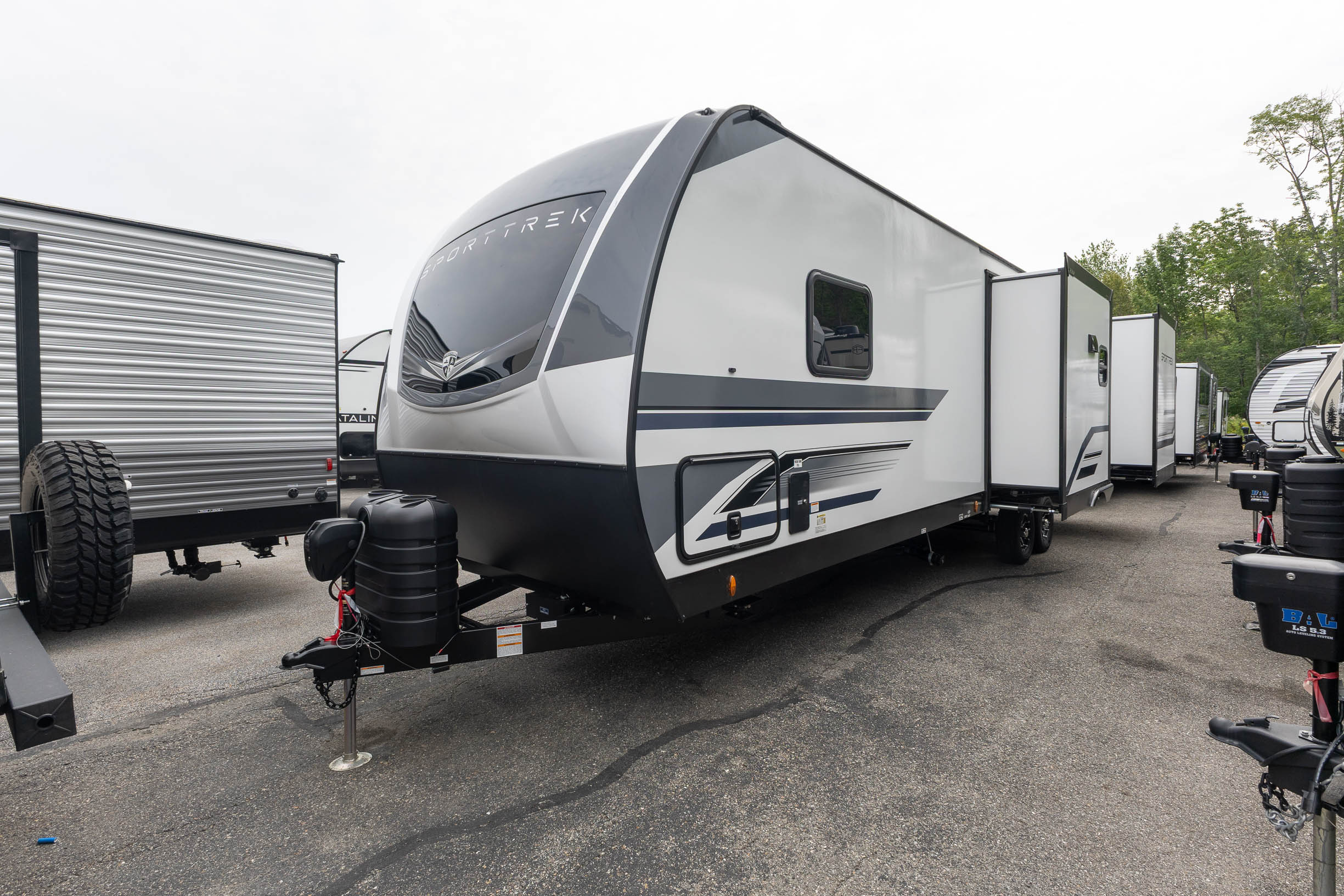 2027 Venture RV SportTrek ST327VIK TRAVEL TRAILER