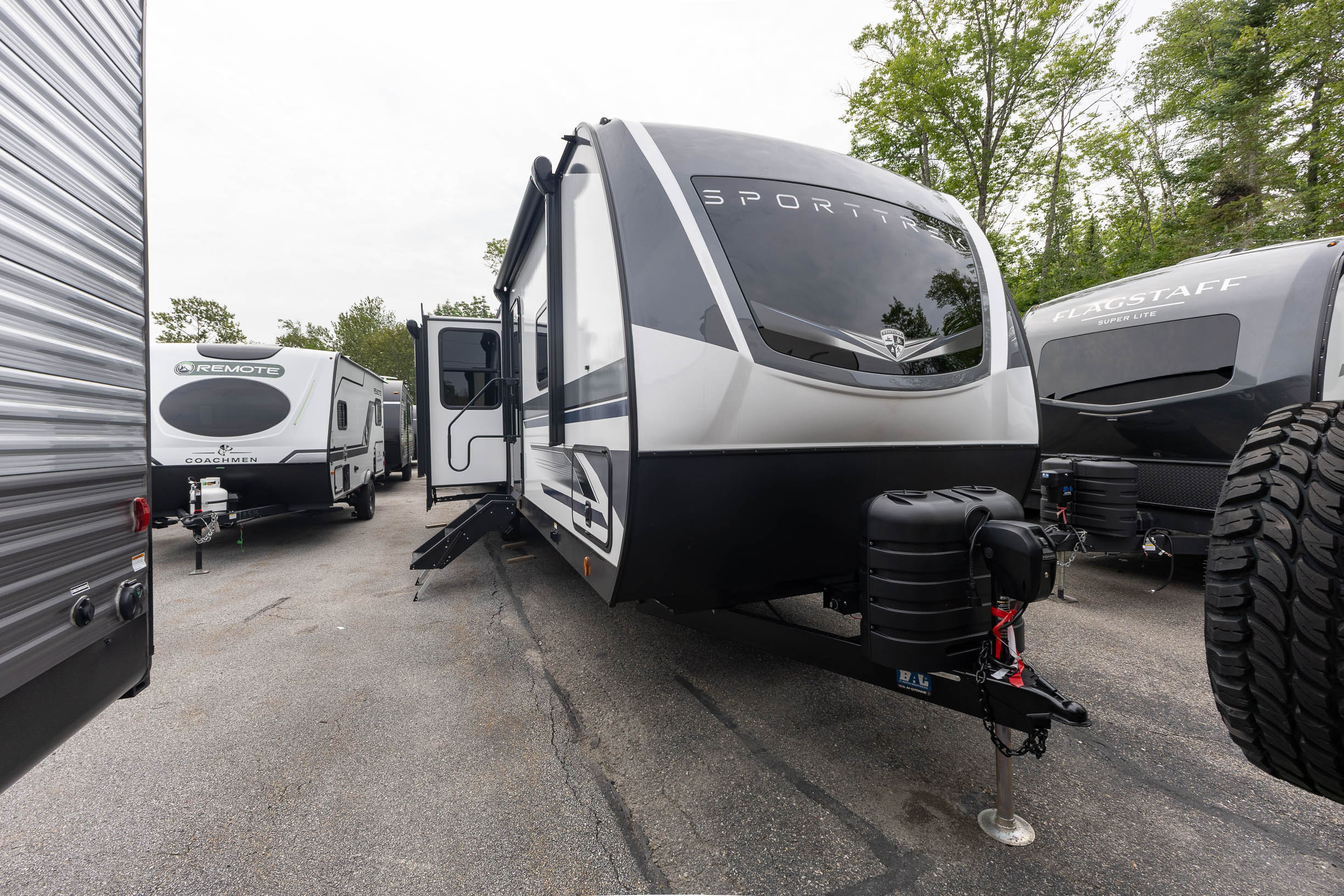 2027 Venture RV SportTrek ST327VIK TRAVEL TRAILER