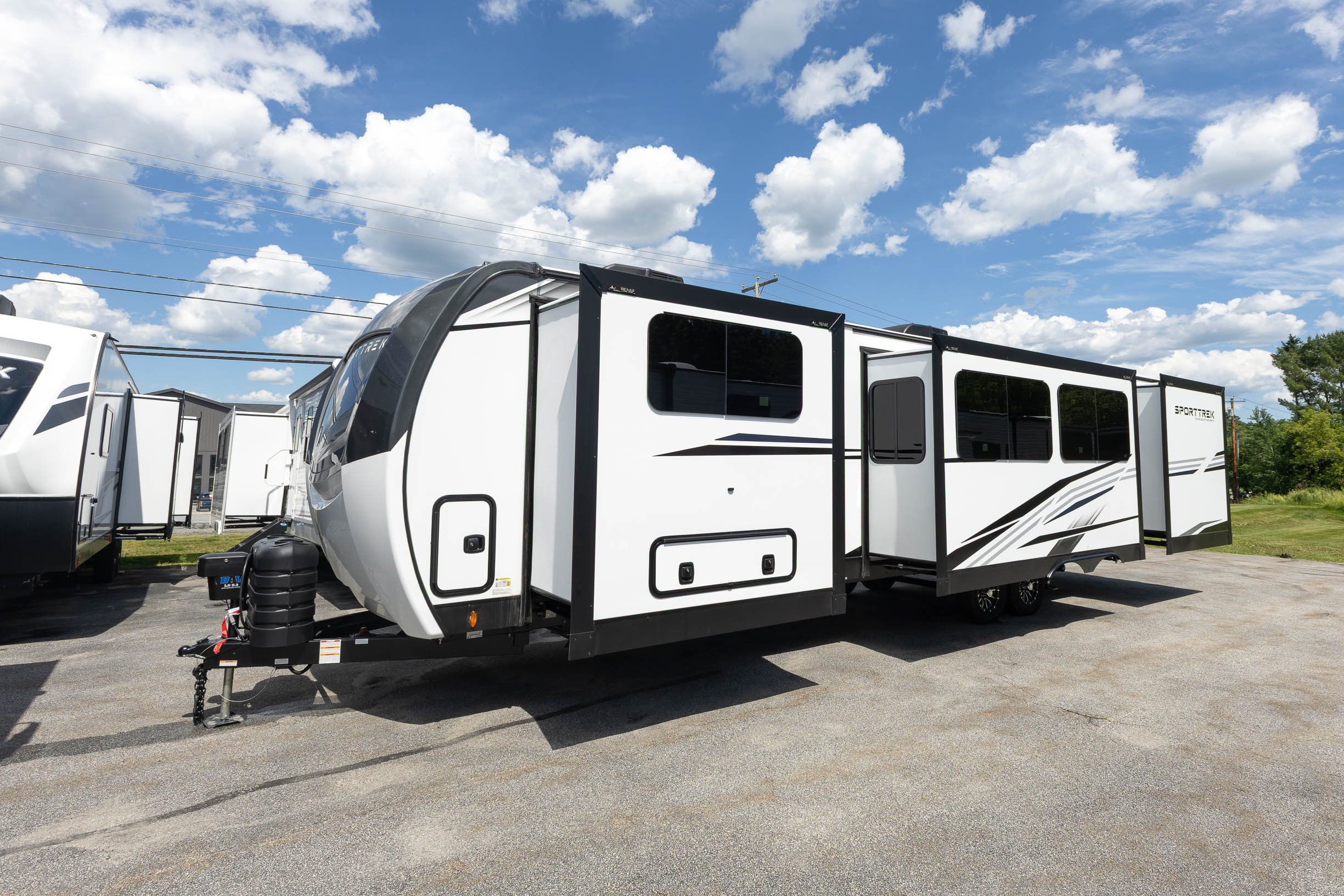 2027 Venture RV SportTrek Touring Edition STT343VBH TRAVEL TRAILER