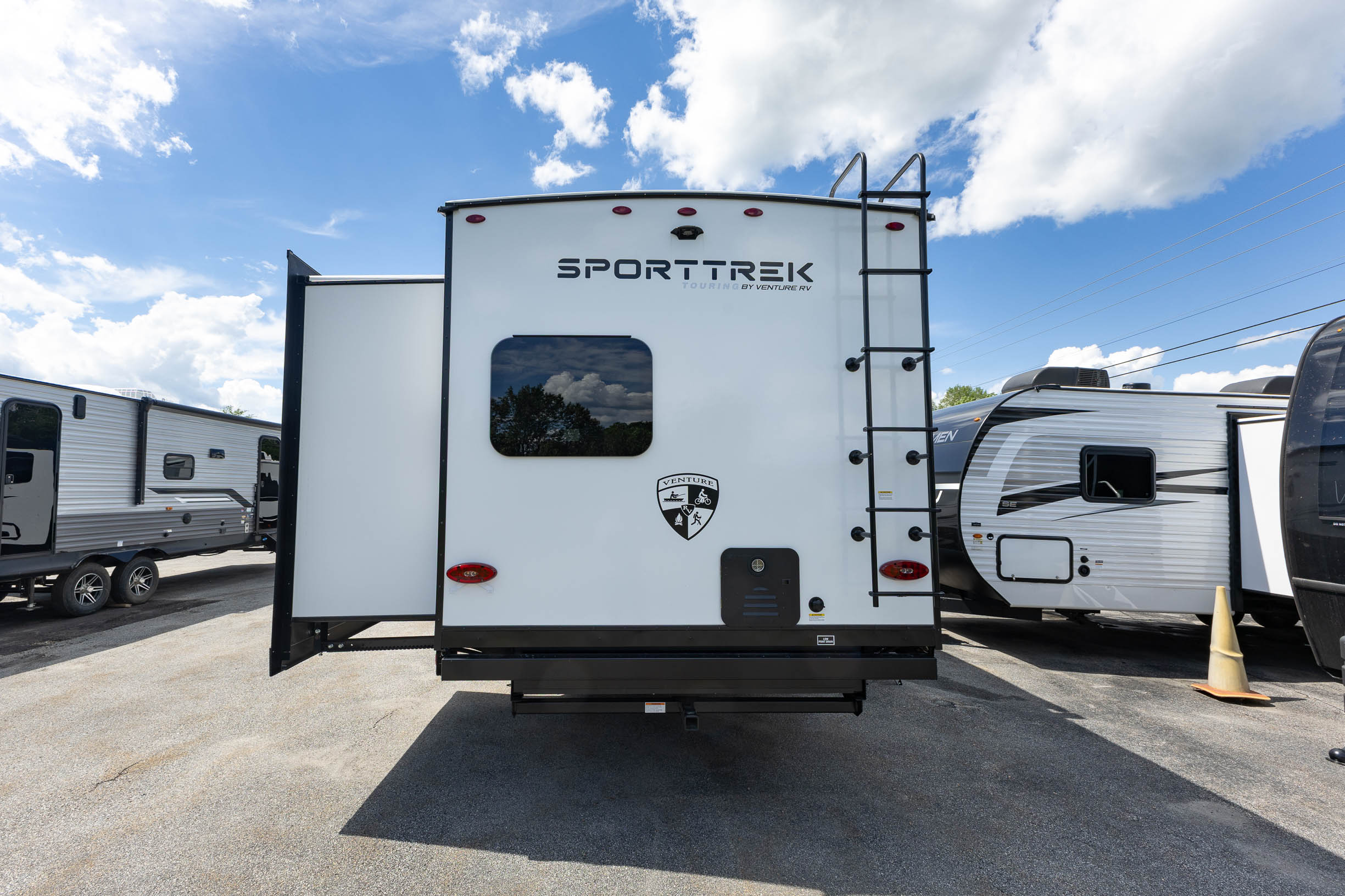 2027 Venture RV SportTrek Touring Edition STT343VBH TRAVEL TRAILER