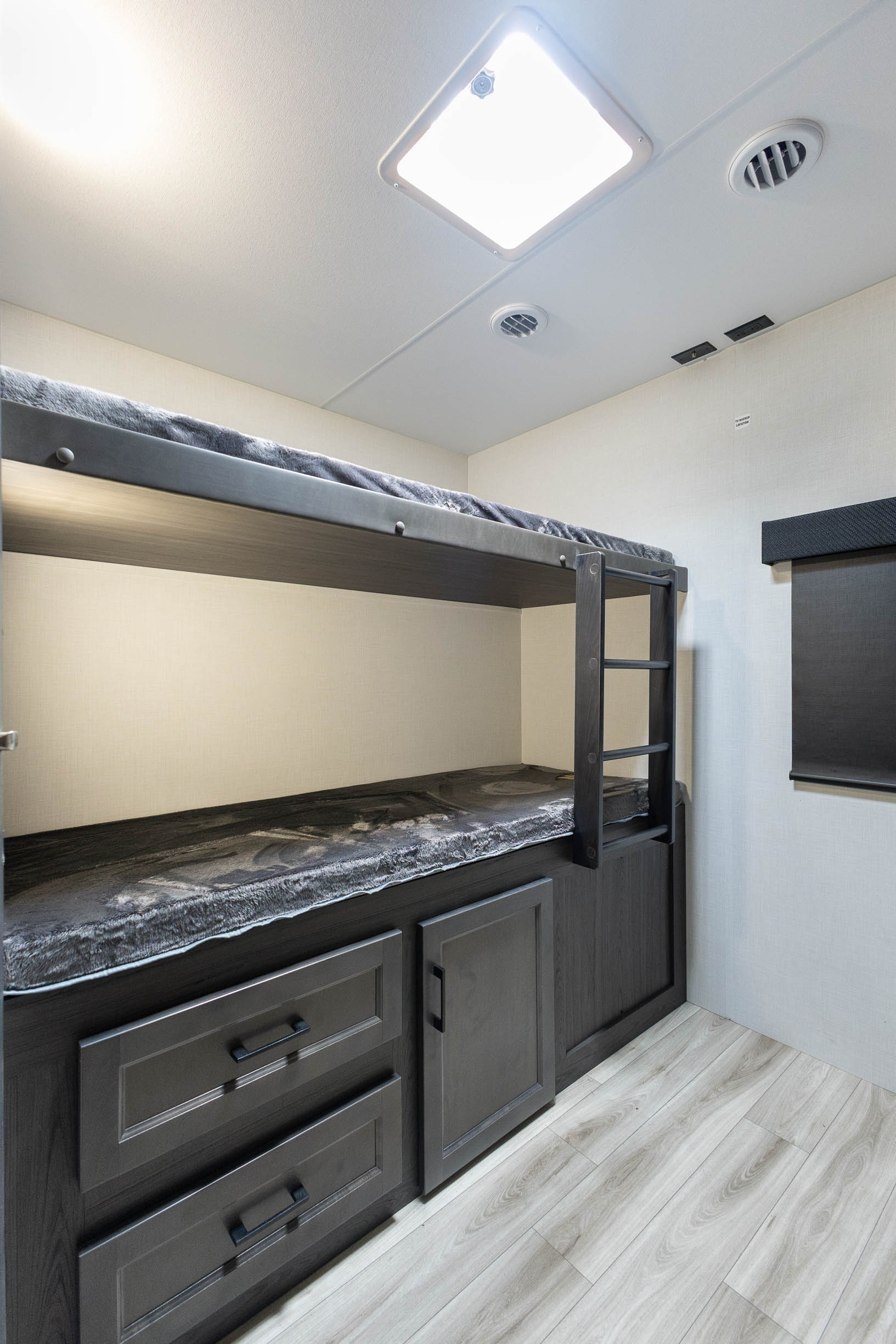 2027 Venture RV SportTrek Touring Edition STT343VBH TRAVEL TRAILER