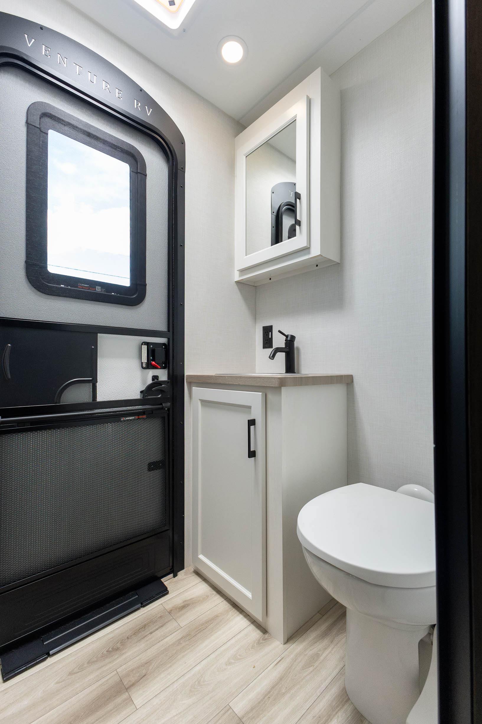 2027 Venture RV SportTrek Touring Edition STT343VBH TRAVEL TRAILER