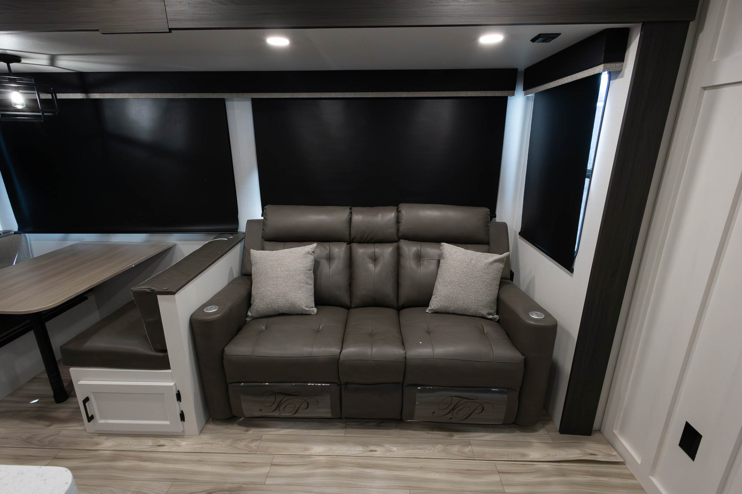 2027 Venture RV SportTrek Touring Edition STT343VIB TRAVEL TRAILER