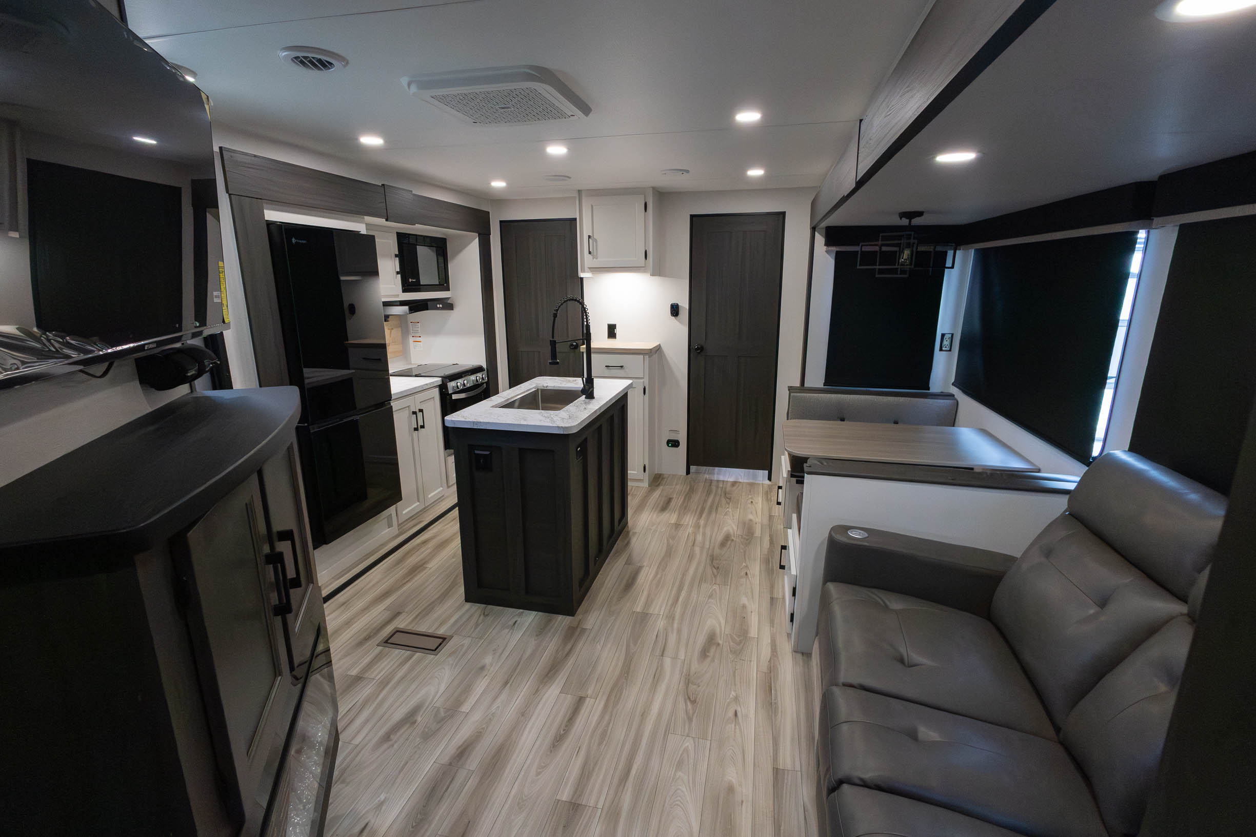 2027 Venture RV SportTrek ST333VIK TRAVEL TRAILER