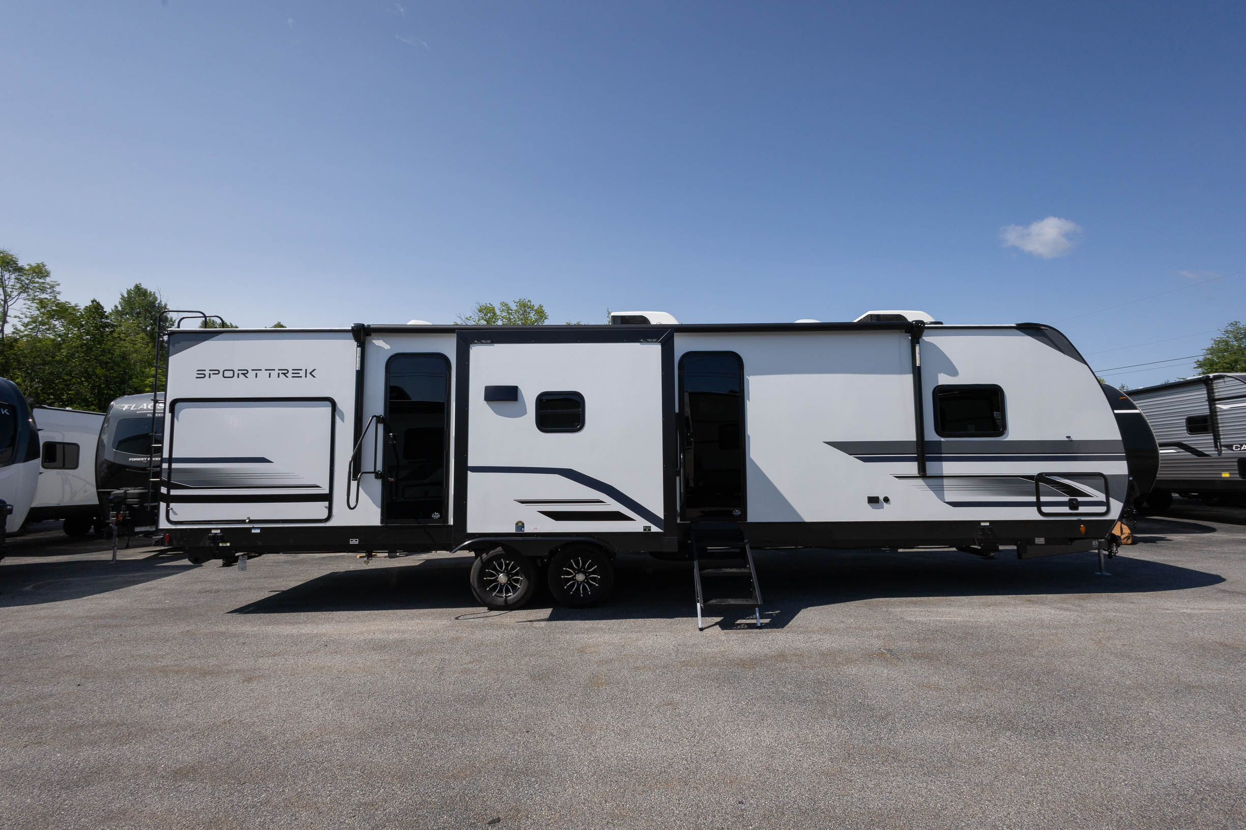 2027 Venture RV SportTrek ST333VIK TRAVEL TRAILER