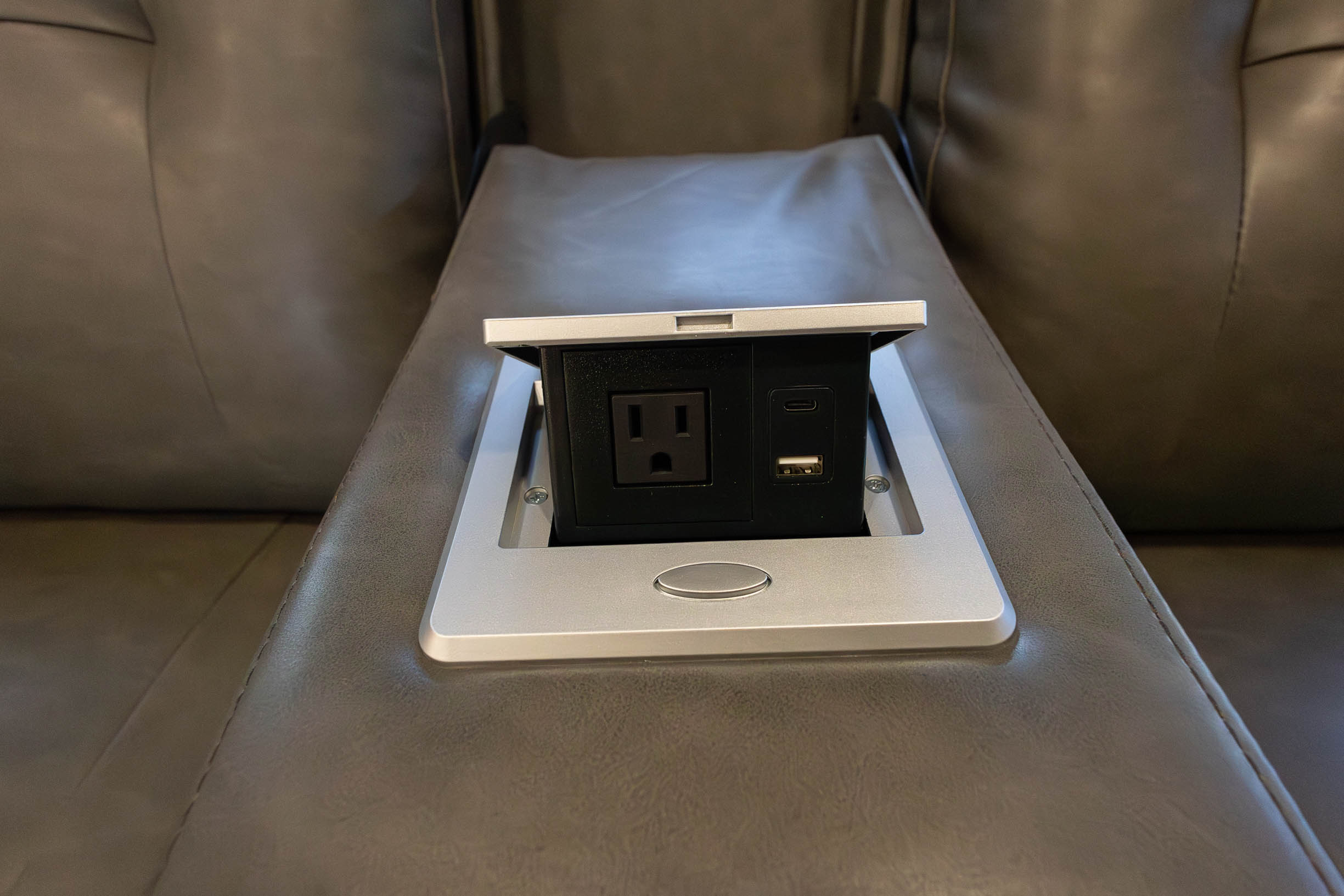 2027 Venture RV SportTrek ST333VIK TRAVEL TRAILER