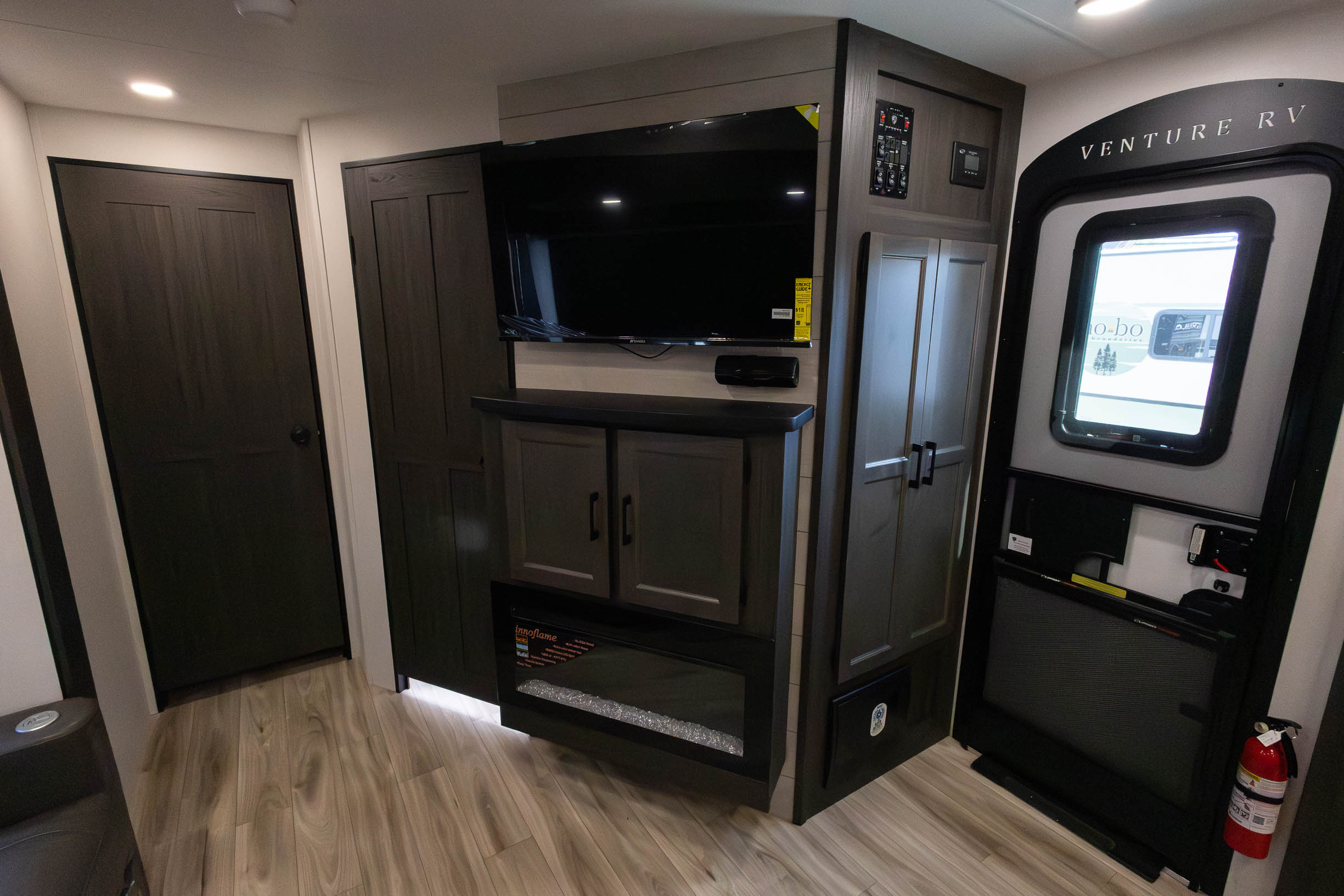 2027 Venture RV SportTrek ST333VIK TRAVEL TRAILER
