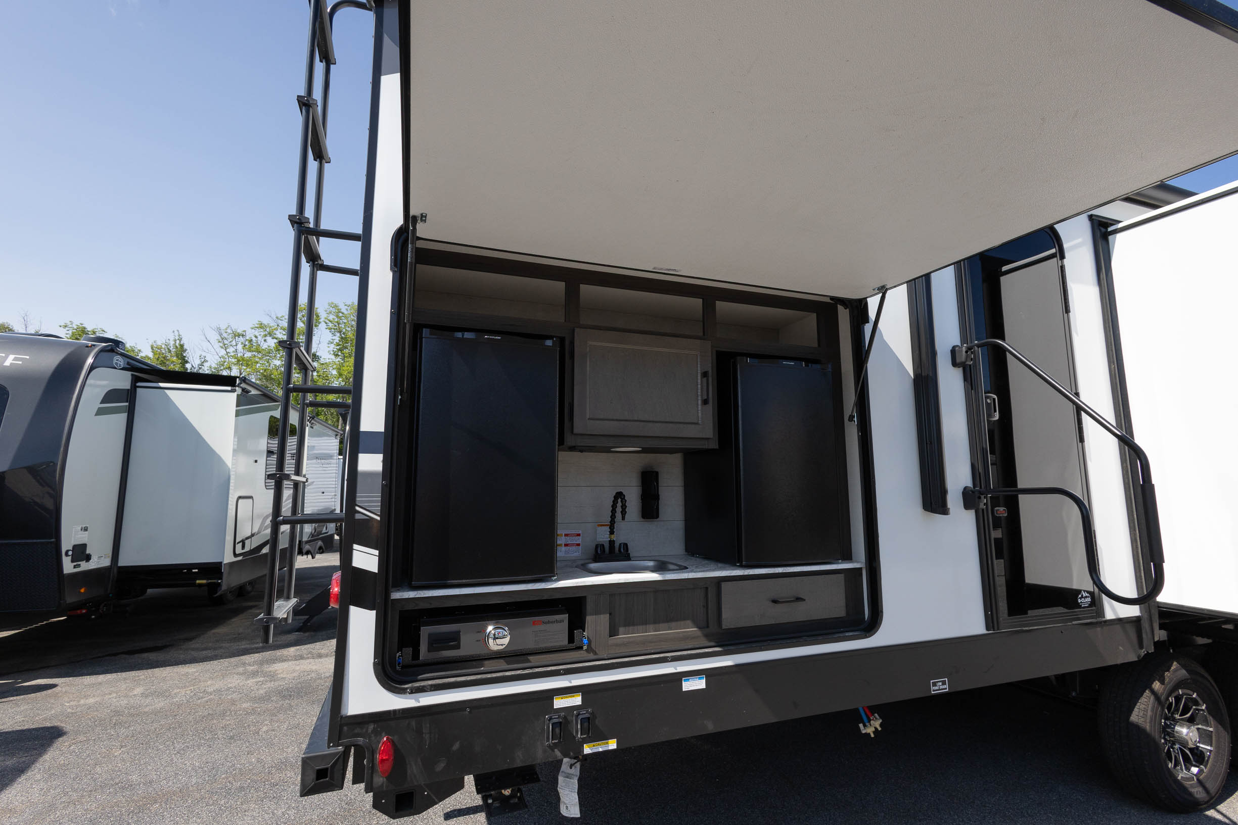 2027 Venture RV SportTrek ST333VIK TRAVEL TRAILER